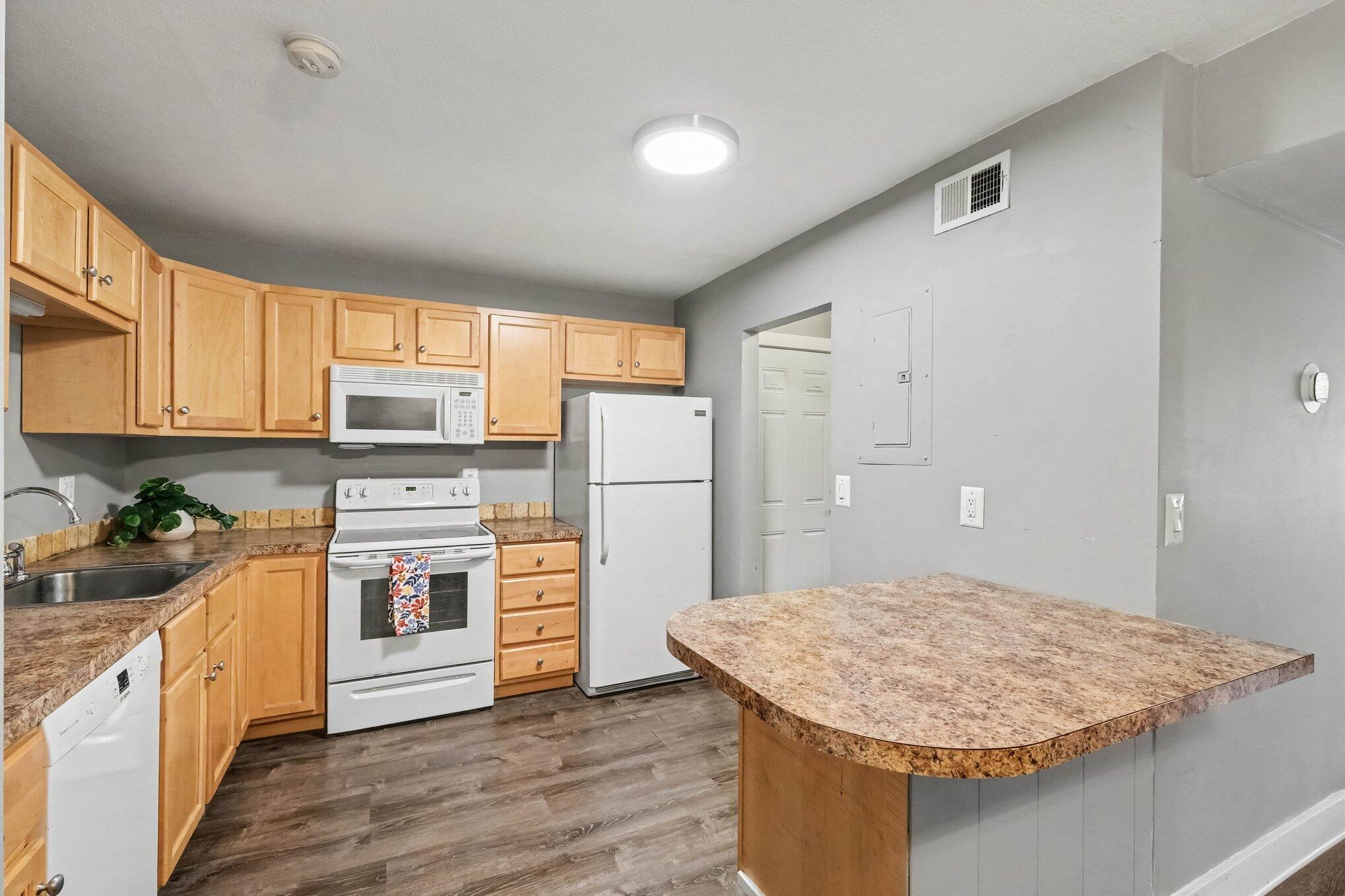 6710 Cascade Road SE Grand Rapids MI 49546