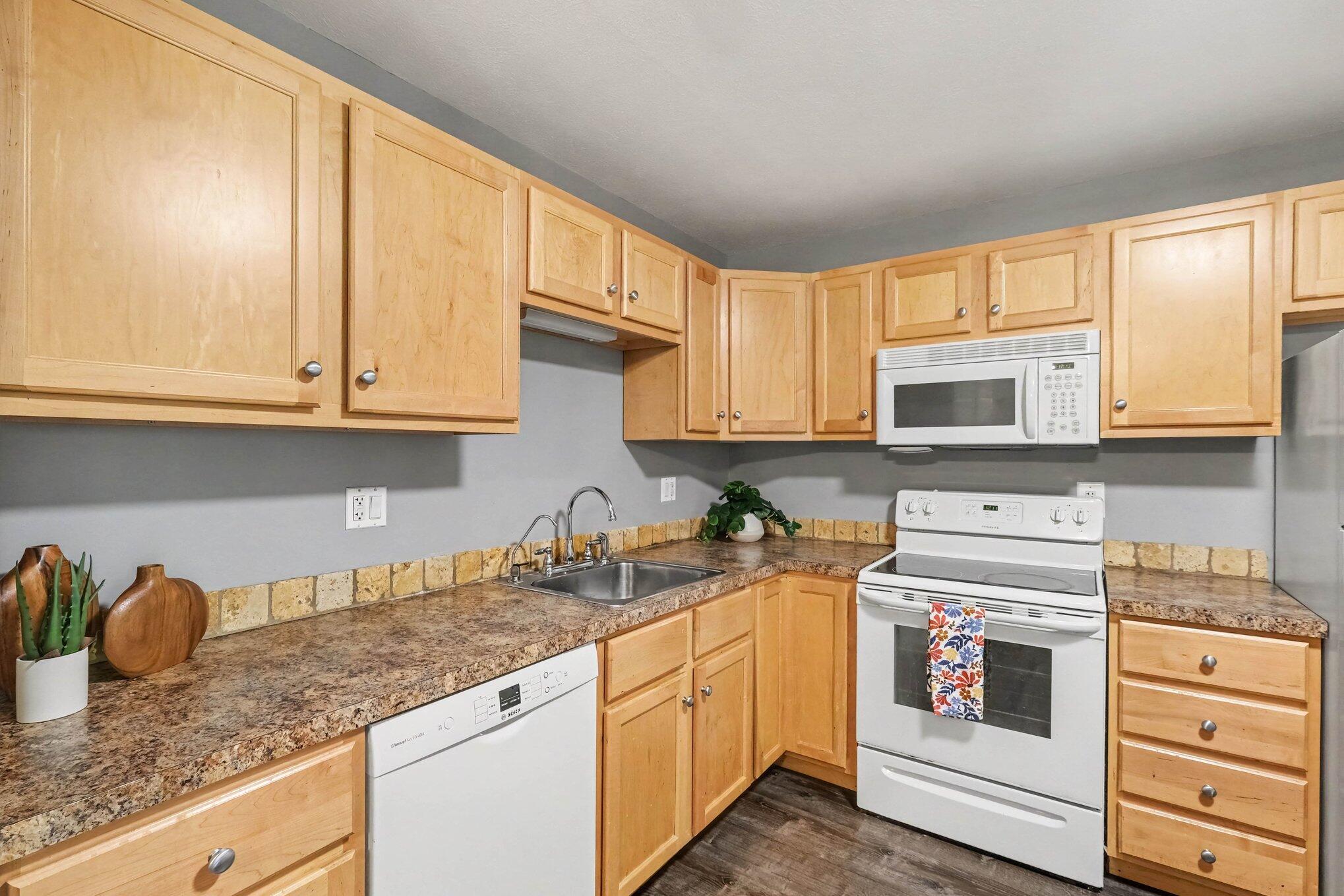 6710 Cascade Road SE Grand Rapids MI 49546