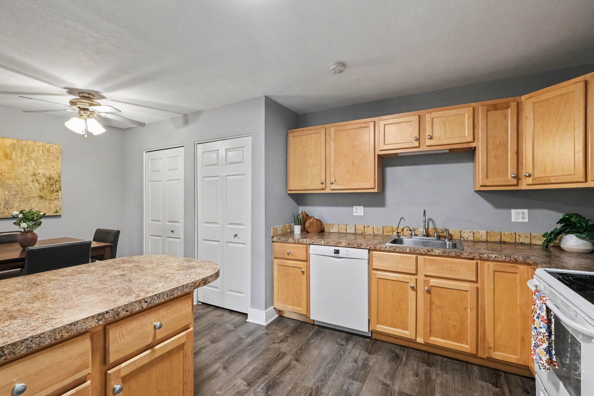 6710 Cascade Road SE Grand Rapids MI 49546