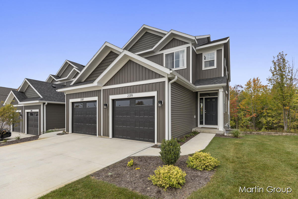 2213 Watertown Way NE Grand Rapids MI 49505