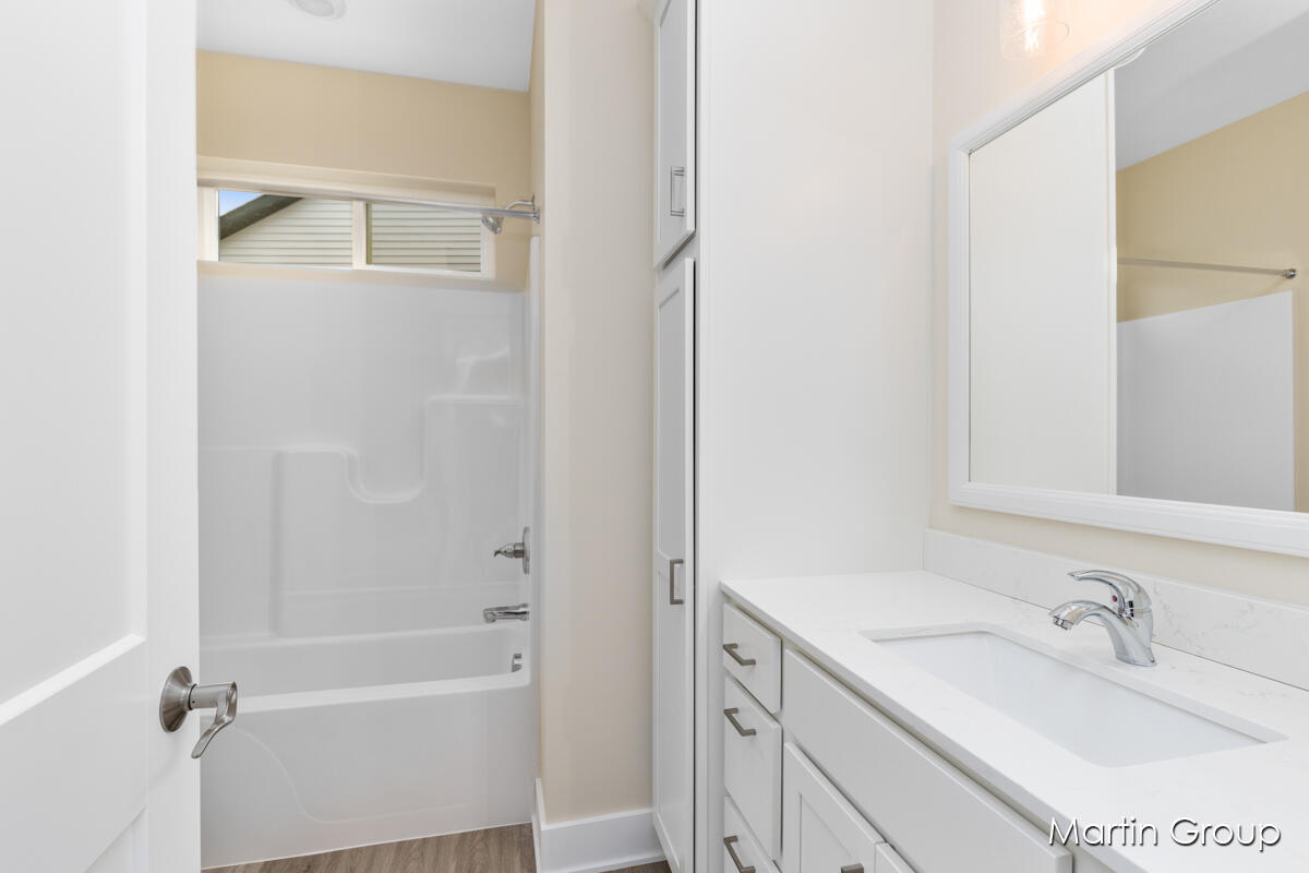 2213 Watertown Way NE Grand Rapids MI 49505