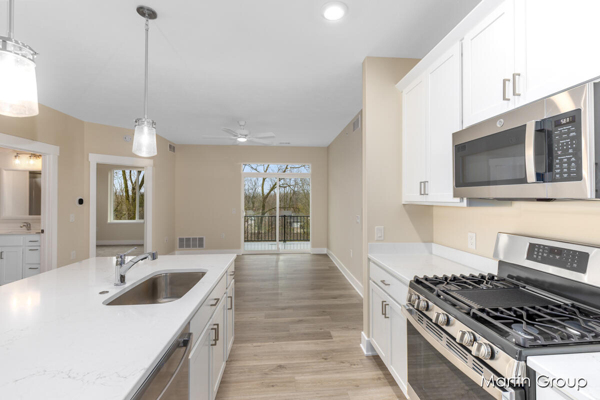 2213 Watertown Way NE Grand Rapids MI 49505