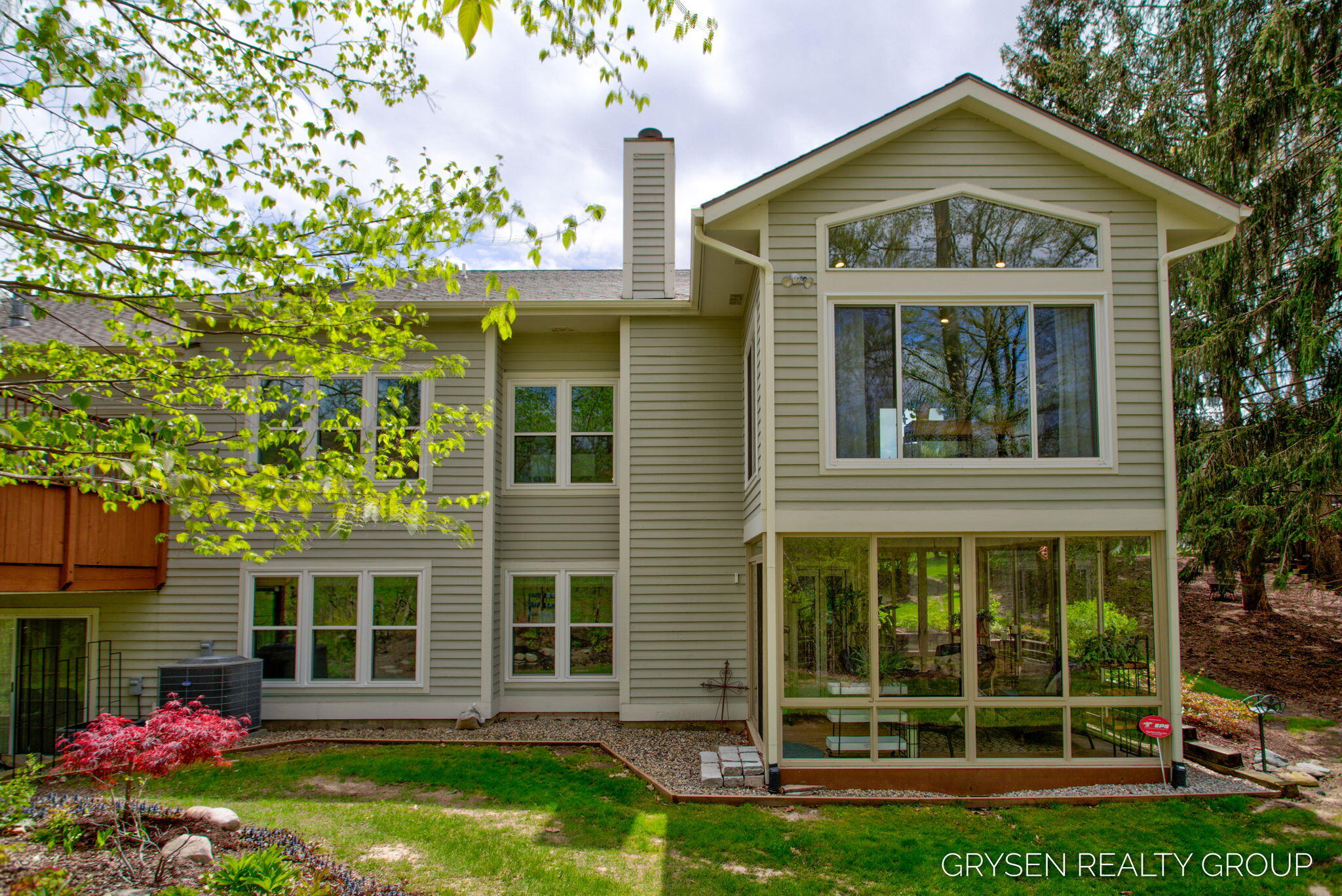 2137 Lamberton Creek Lane NE Grand Rapids MI 49505