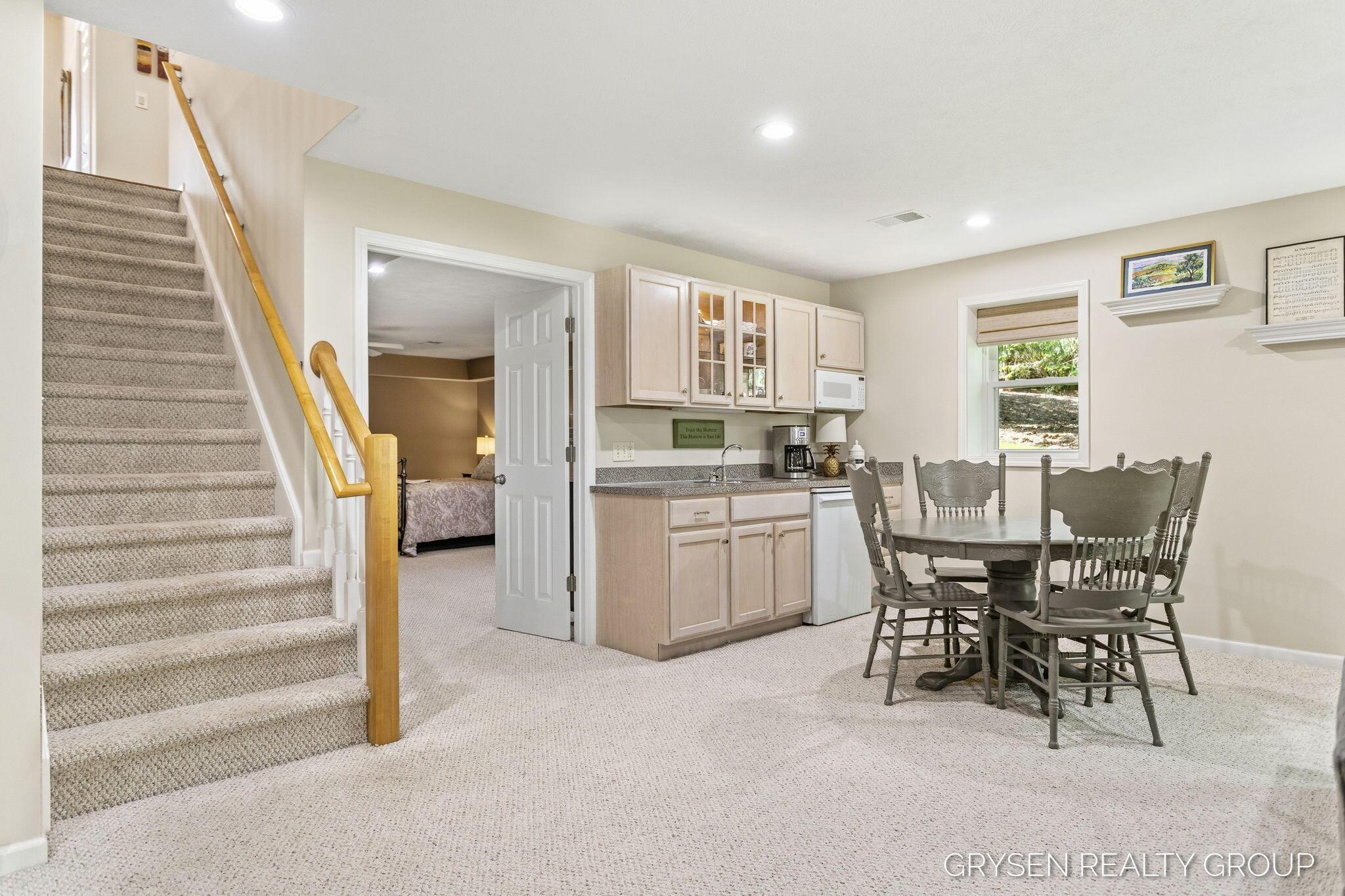 2137 Lamberton Creek Lane NE Grand Rapids MI 49505