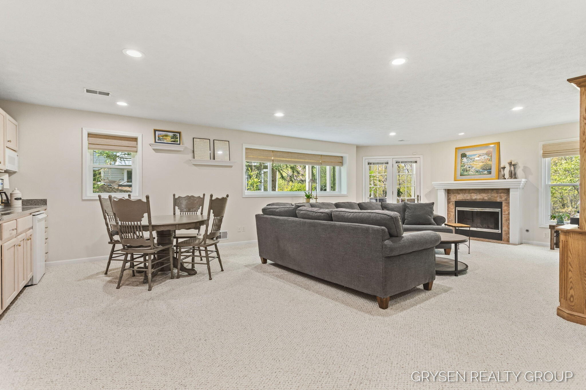2137 Lamberton Creek Lane NE Grand Rapids MI 49505