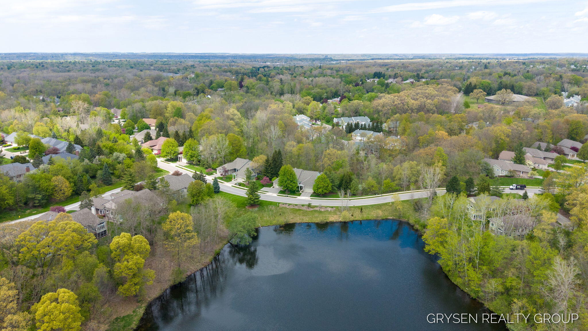 2137 Lamberton Creek Lane NE Grand Rapids MI 49505