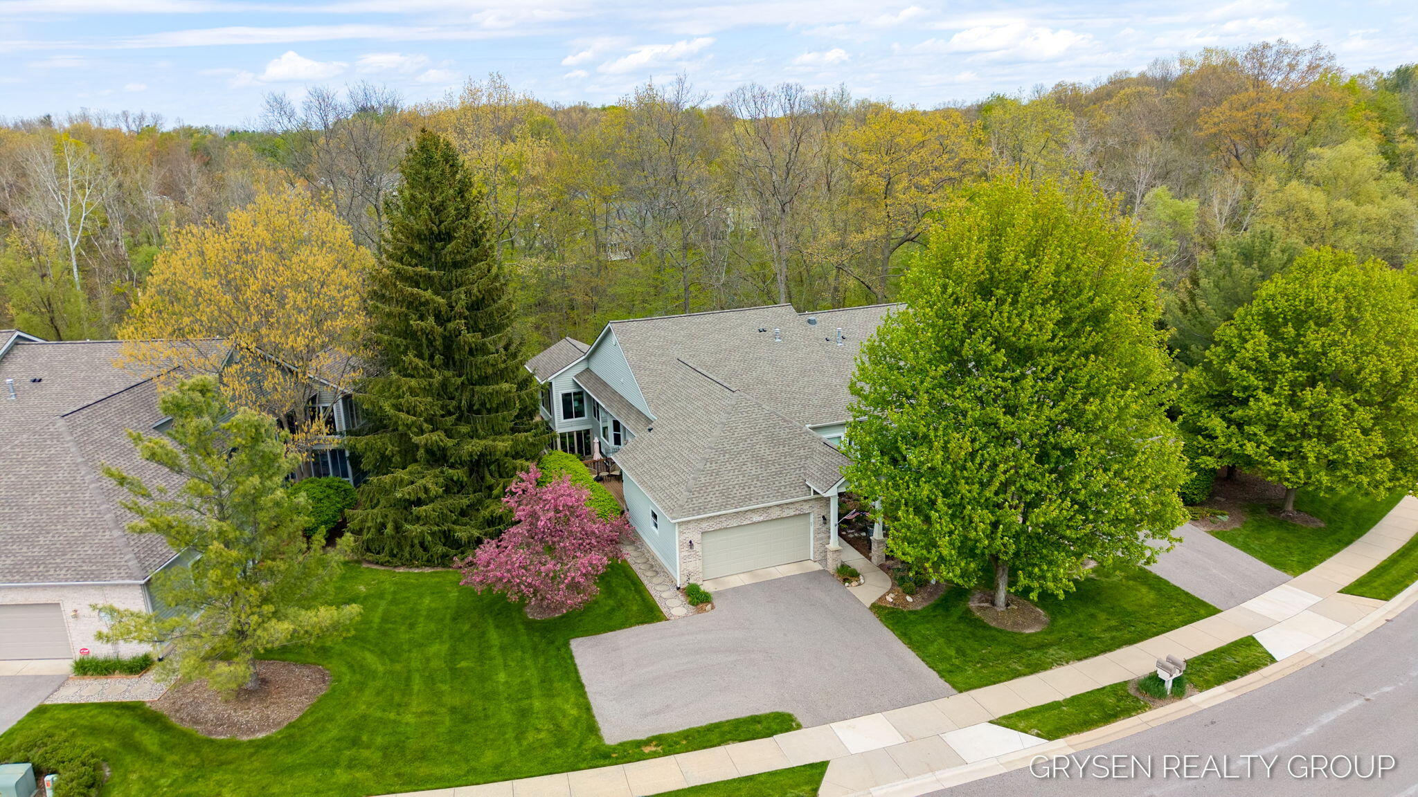 2137 Lamberton Creek Lane NE Grand Rapids MI 49505