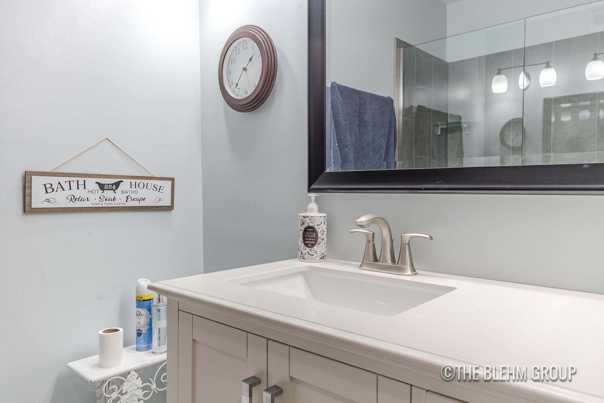 3288 Devonwood Hills NE Grand Rapids MI 49525