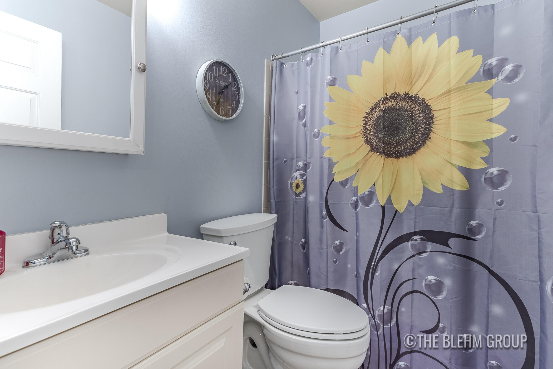 3288 Devonwood Hills NE Grand Rapids MI 49525