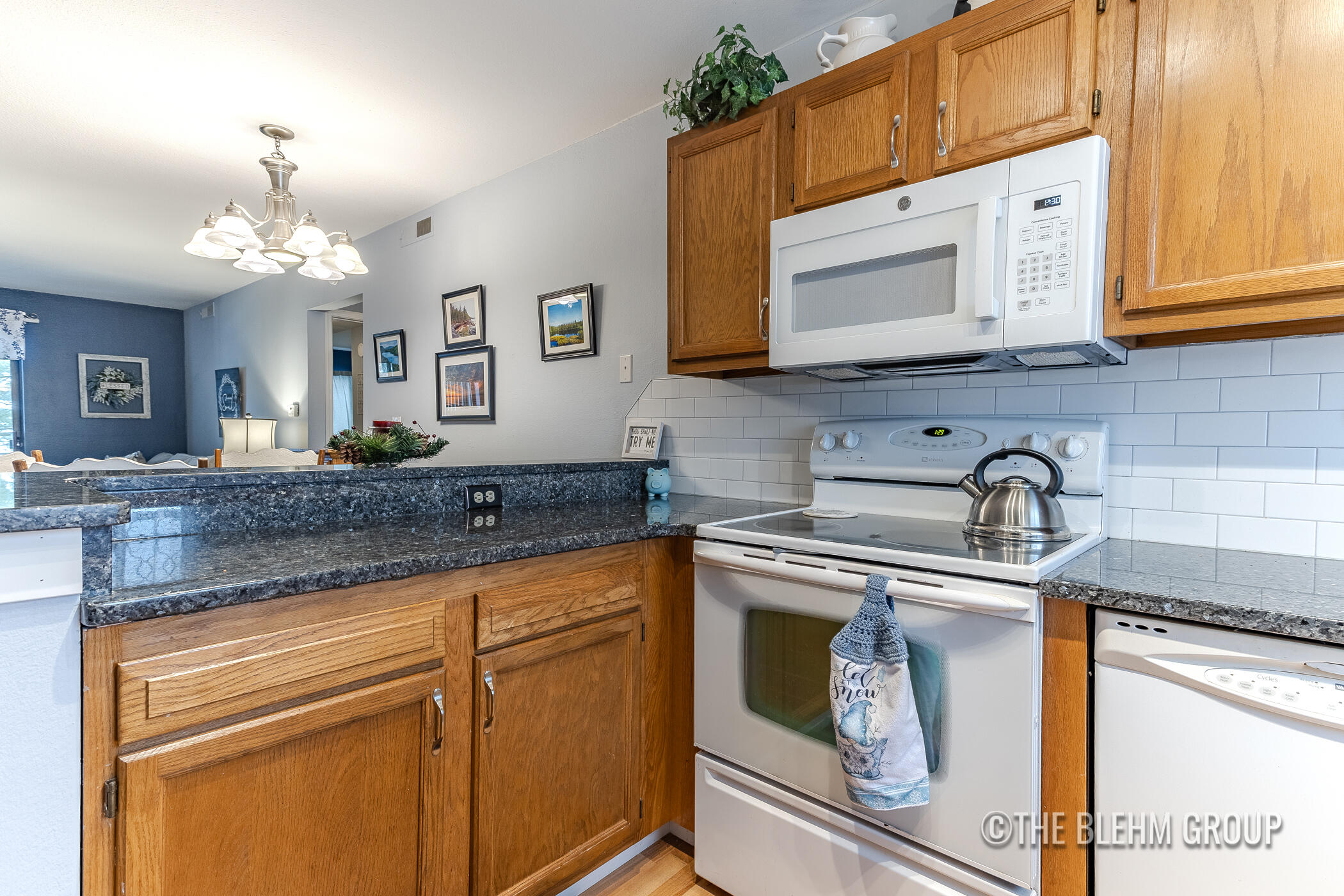 3288 Devonwood Hills NE Grand Rapids MI 49525