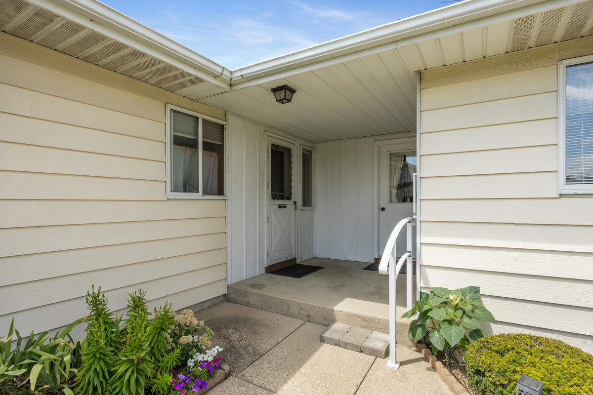 5946 Leisure South Drive SE Grand Rapids MI 49548