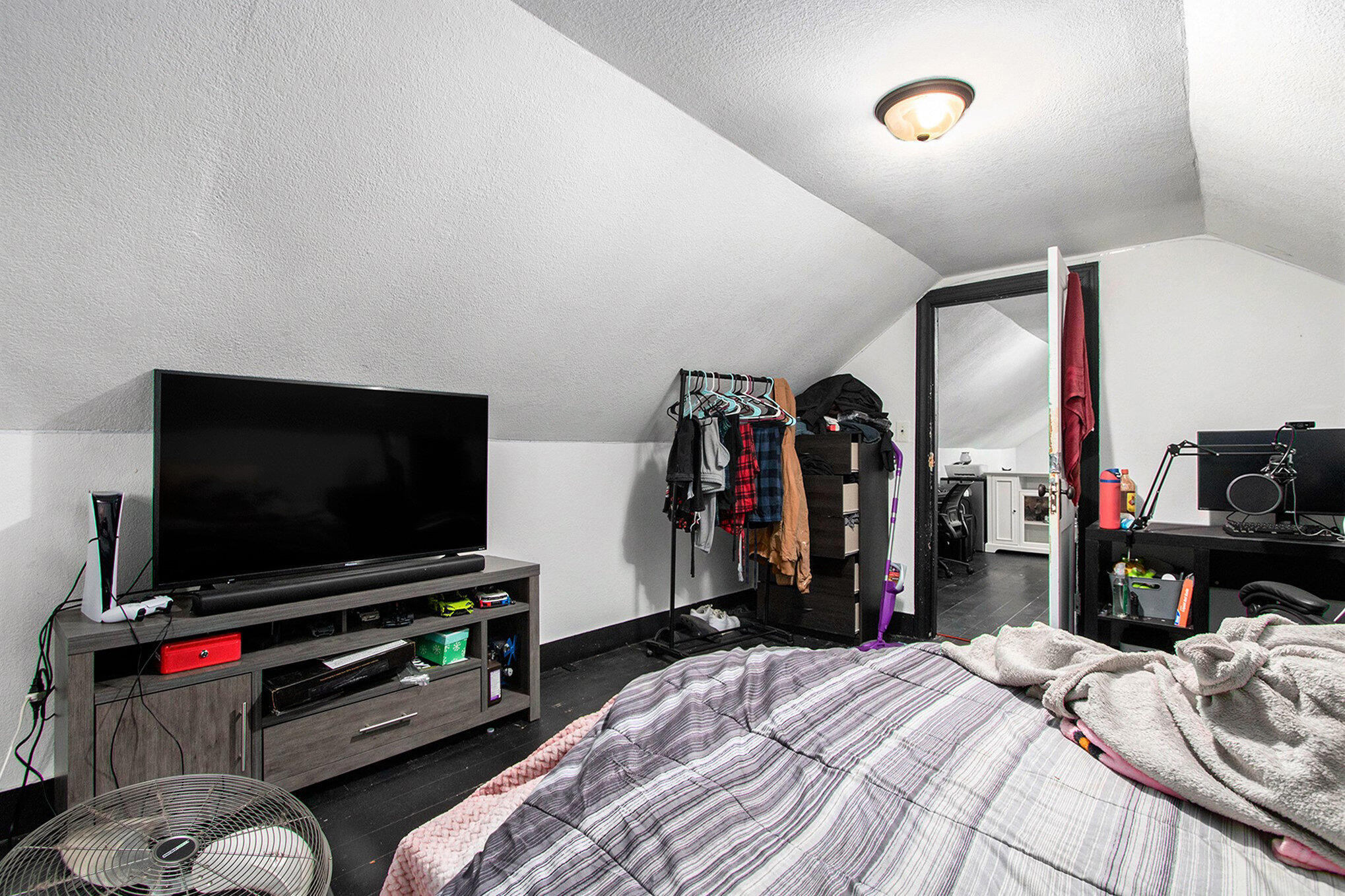7079 Us-12 Three Oaks MI 49128