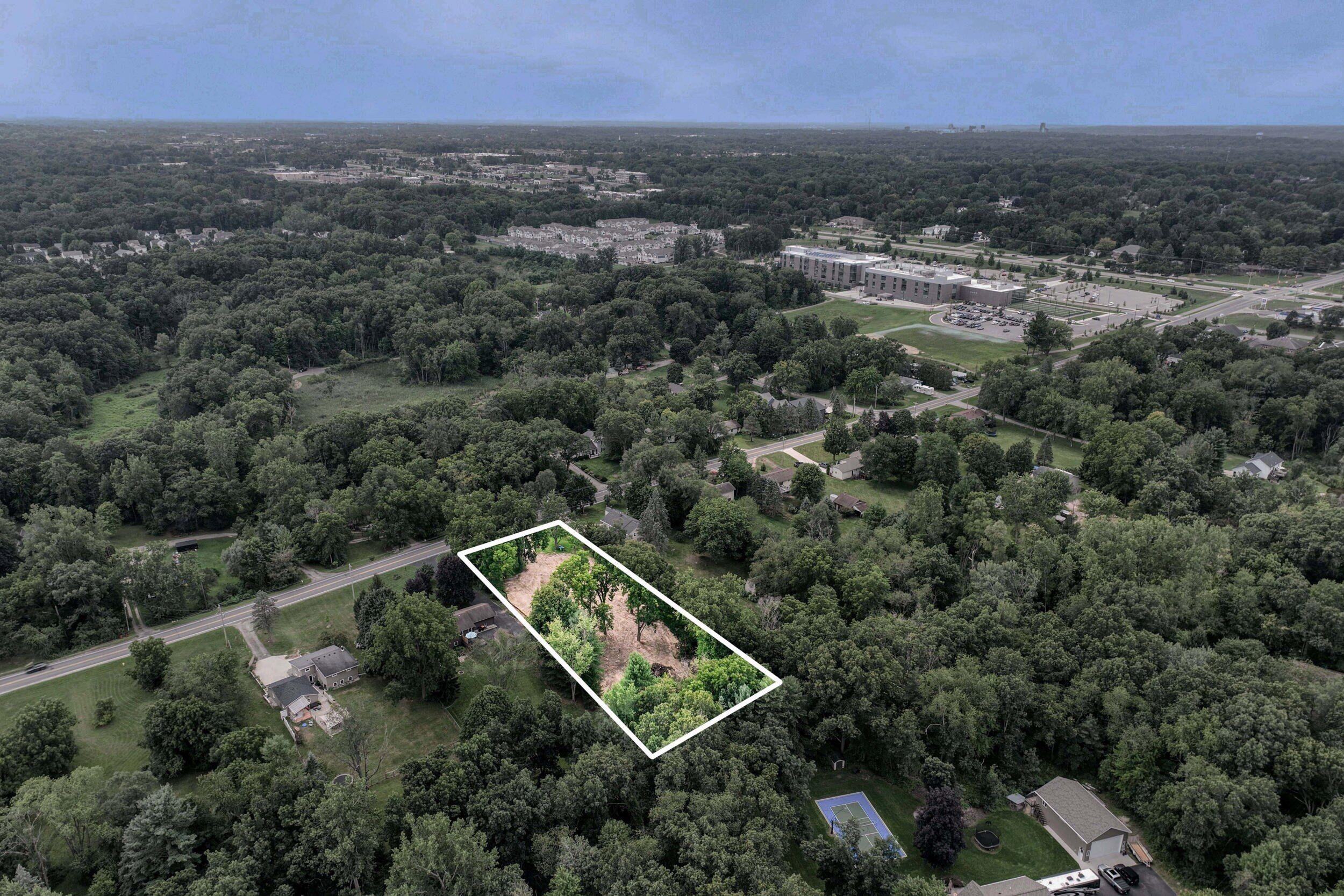 3503 3 Mile Road NE Grand Rapids MI 49525