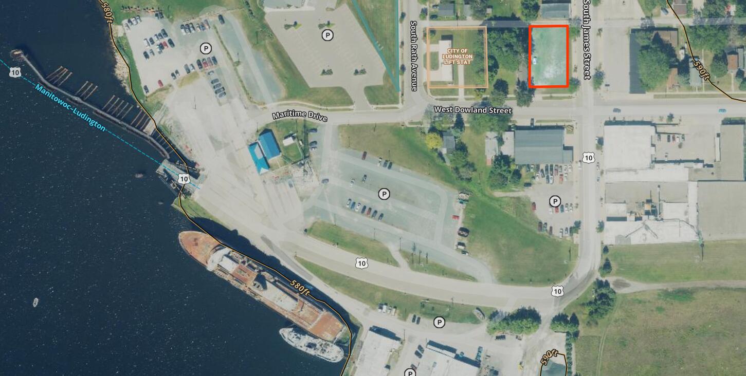 102 W Dowland Street Ludington MI 49431