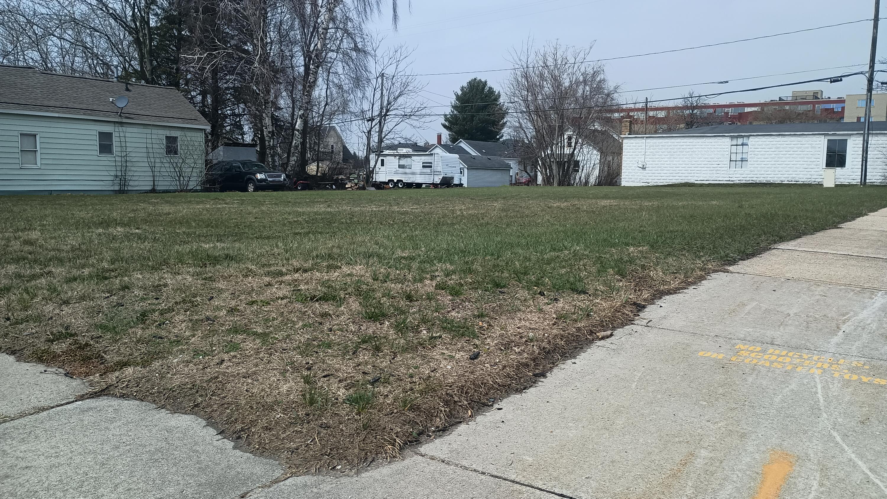 102 W Dowland Street Ludington MI 49431