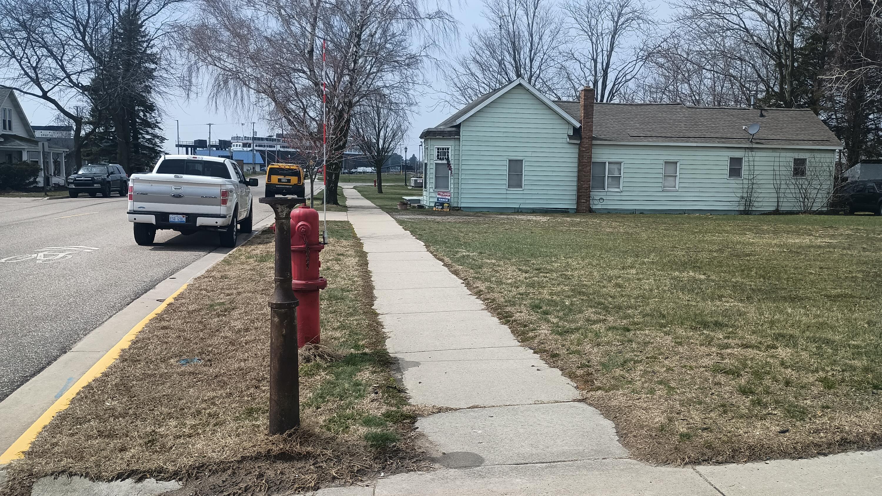 102 W Dowland Street Ludington MI 49431