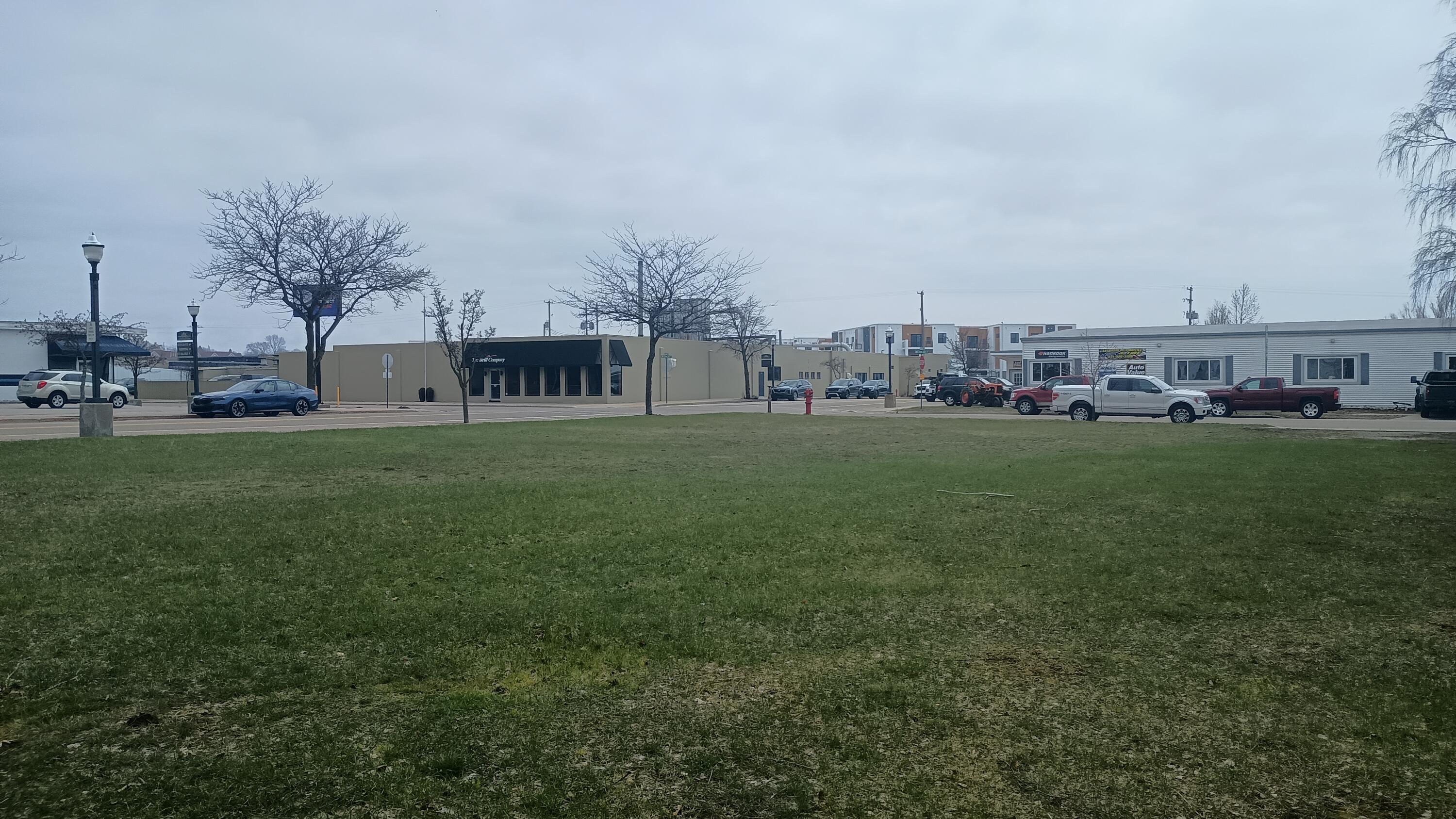 102 W Dowland Street Ludington MI 49431