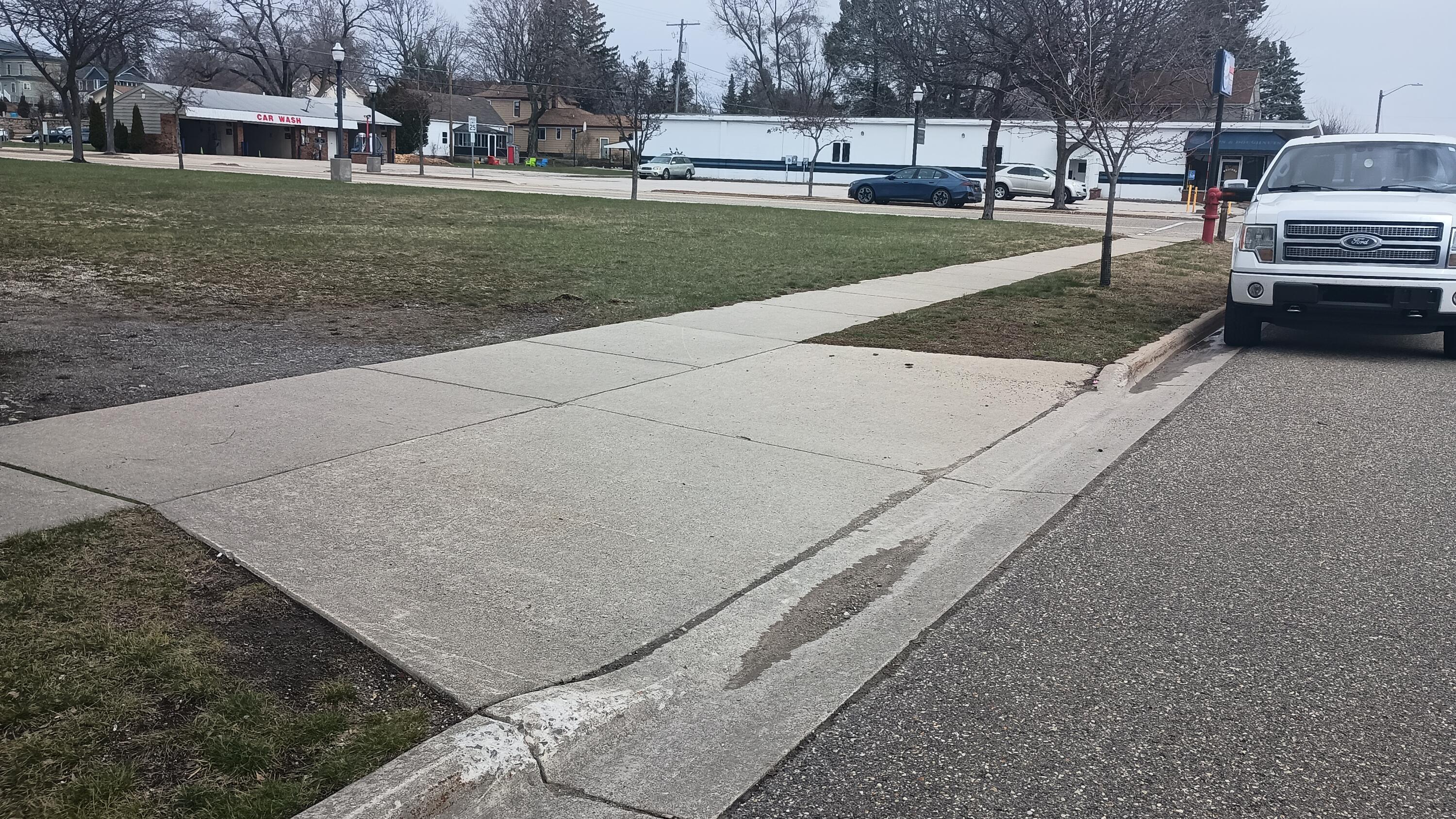 102 W Dowland Street Ludington MI 49431