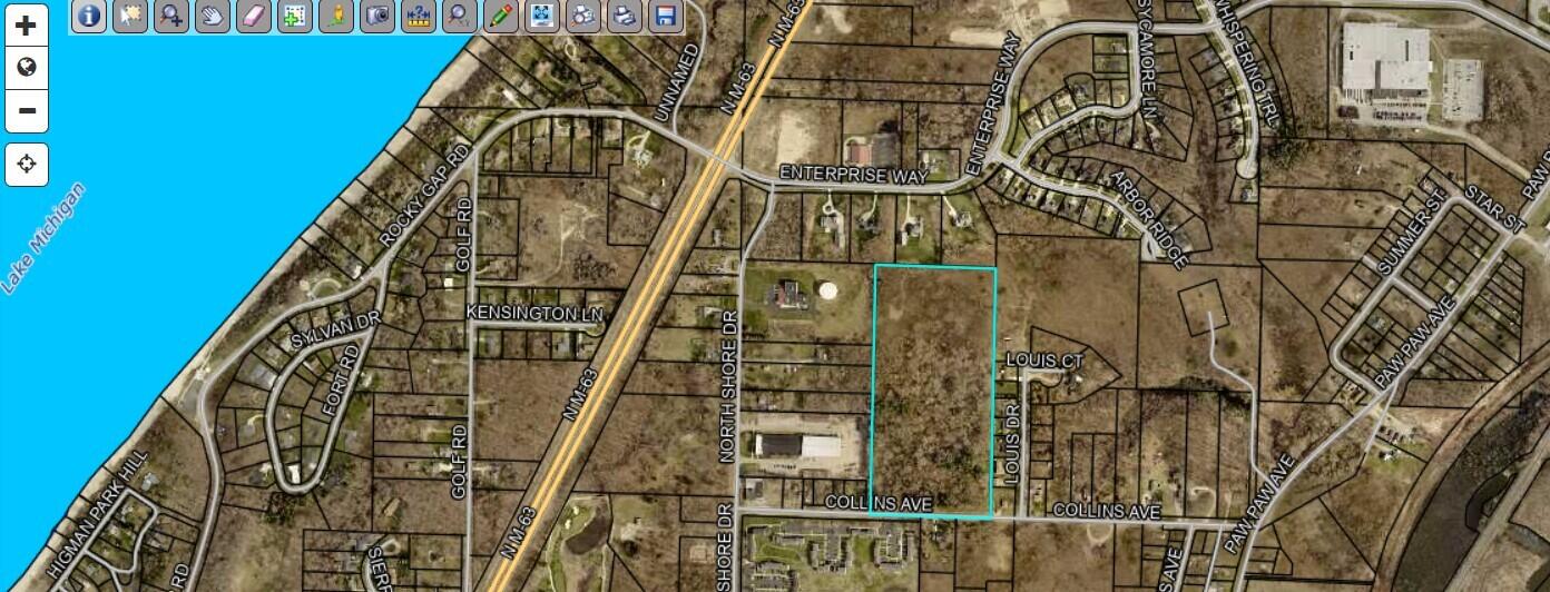 255 Collins Avenue Benton Harbor MI 49022