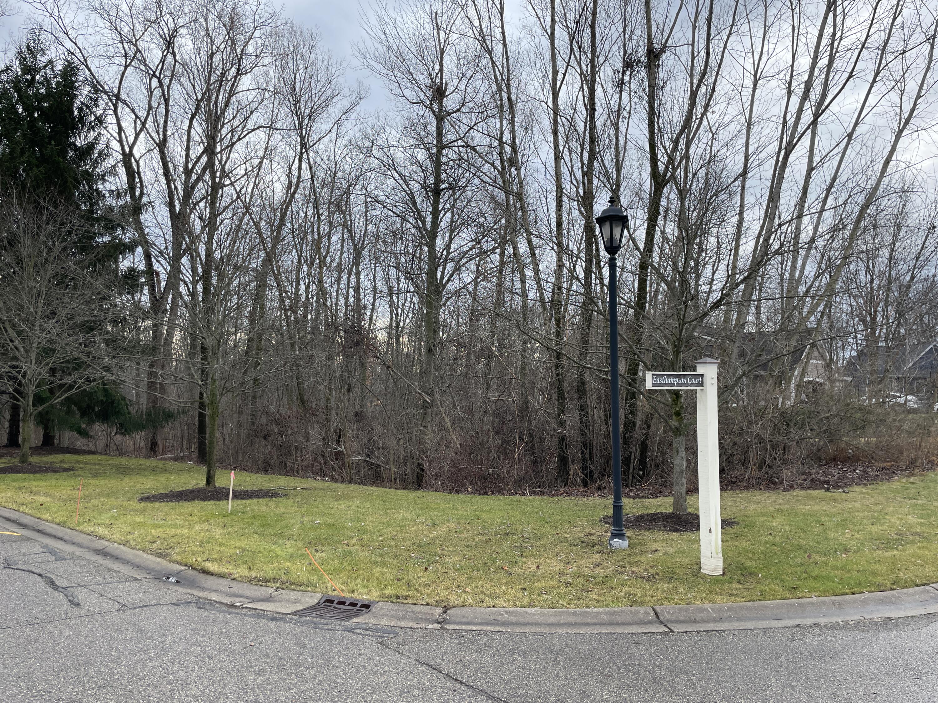 78 Easthampton Court NE Grand Rapids MI 49546