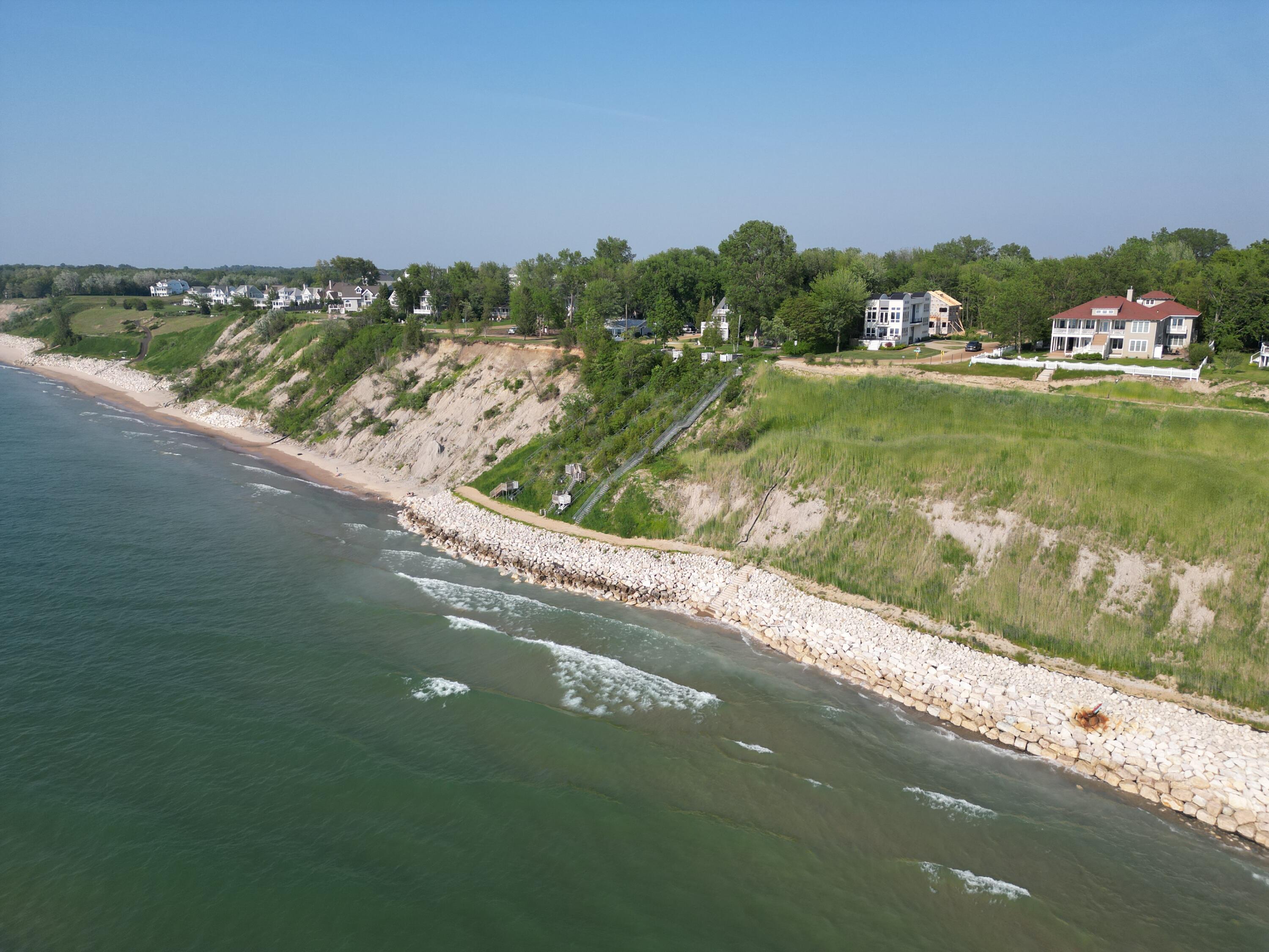 7251 Lakeview Avenue South Haven MI 49090