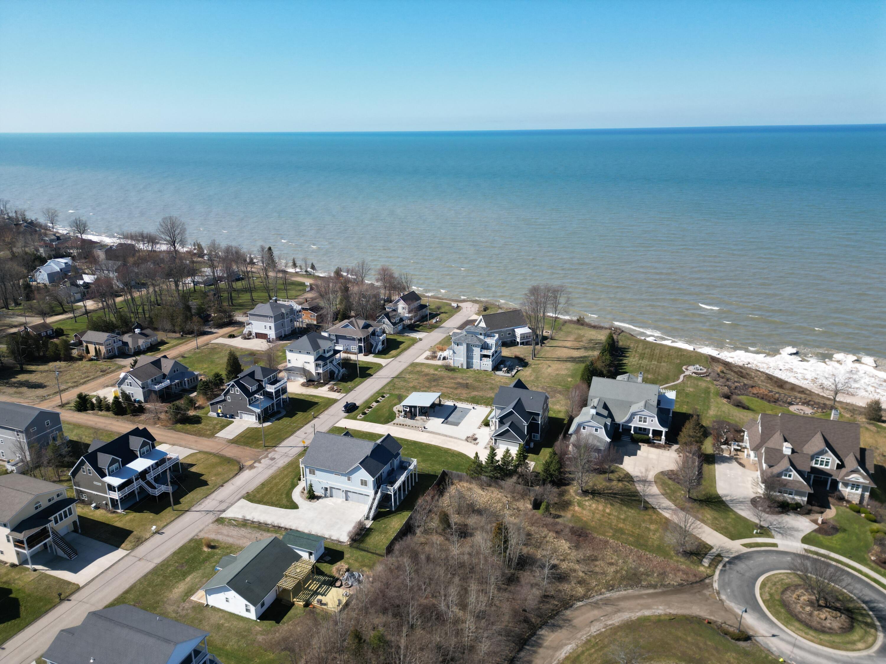 7251 Lakeview Avenue South Haven MI 49090