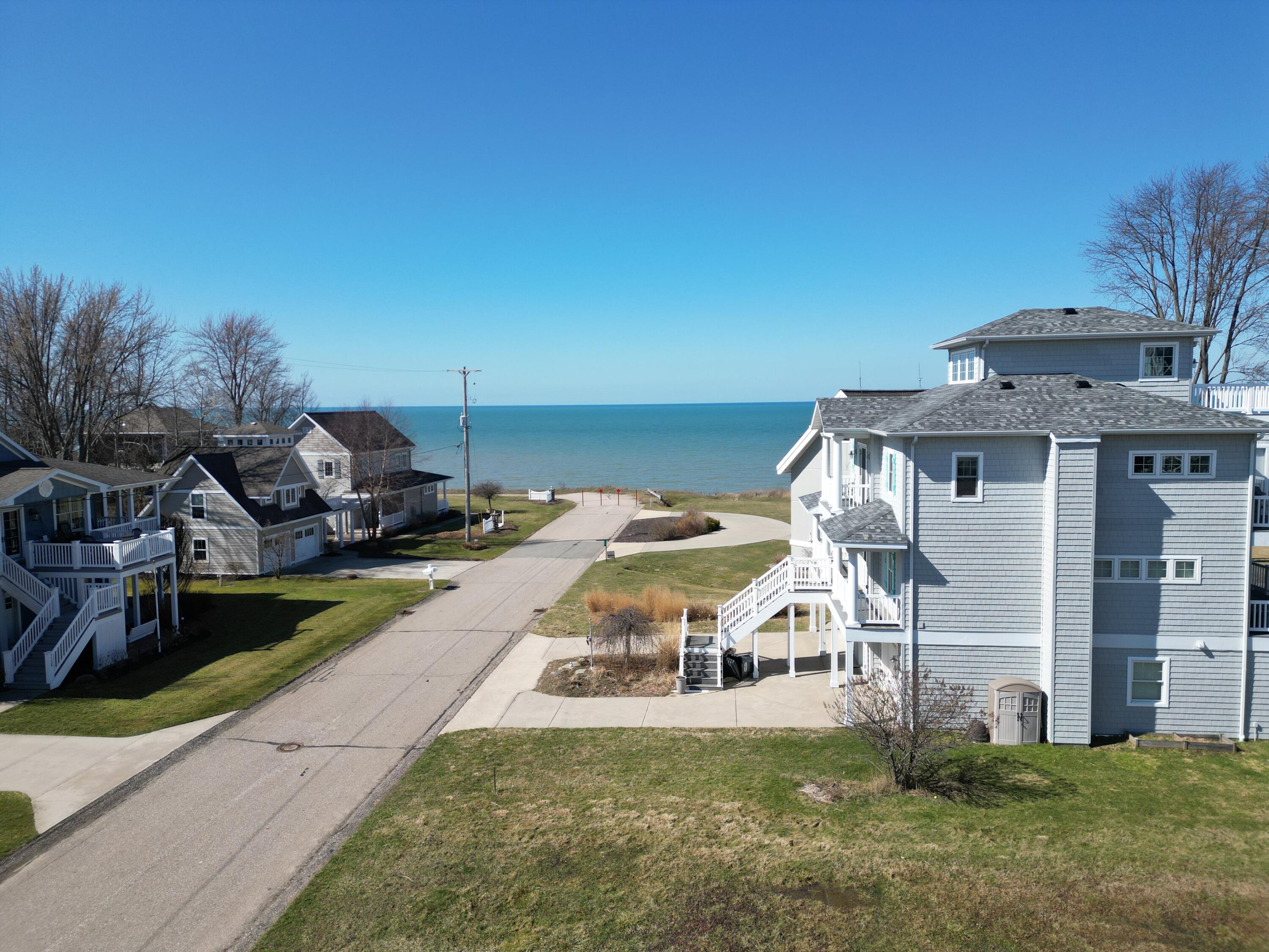 7251 Lakeview Avenue South Haven MI 49090
