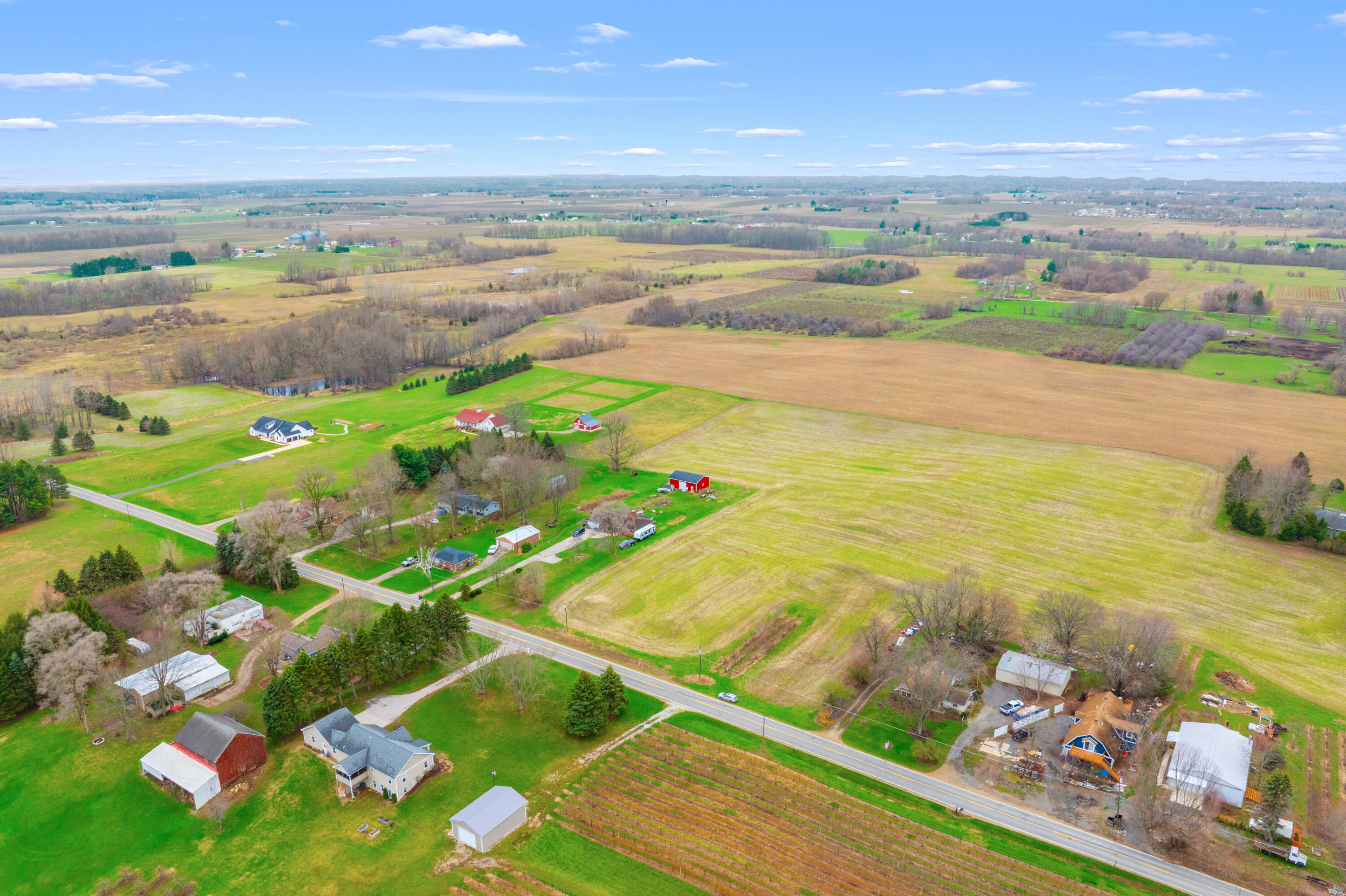 V/l 4 Scottdale Road Berrien Springs MI 49103