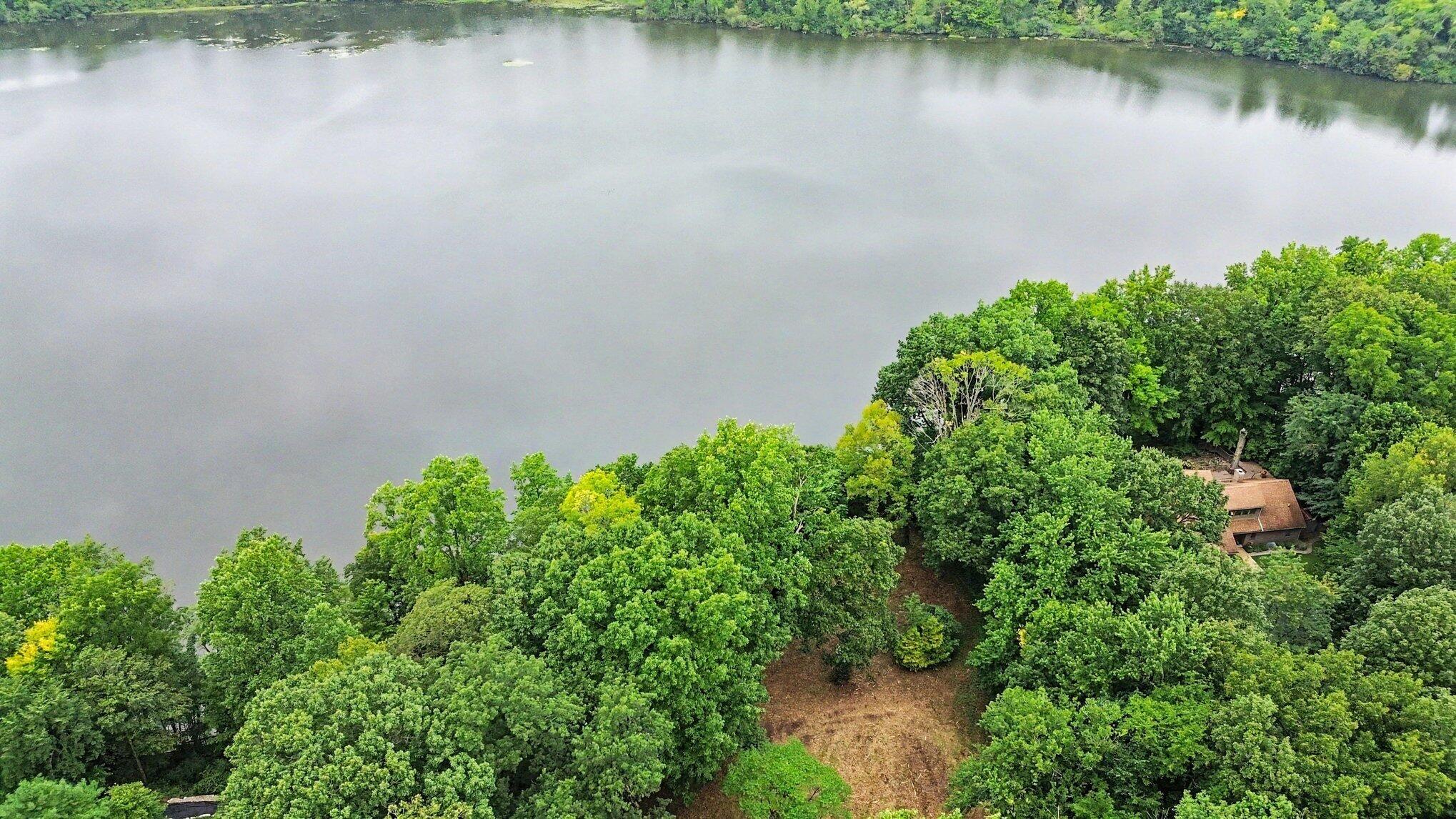 4239 Lake Chapin Bluff Berrien Springs MI 49103