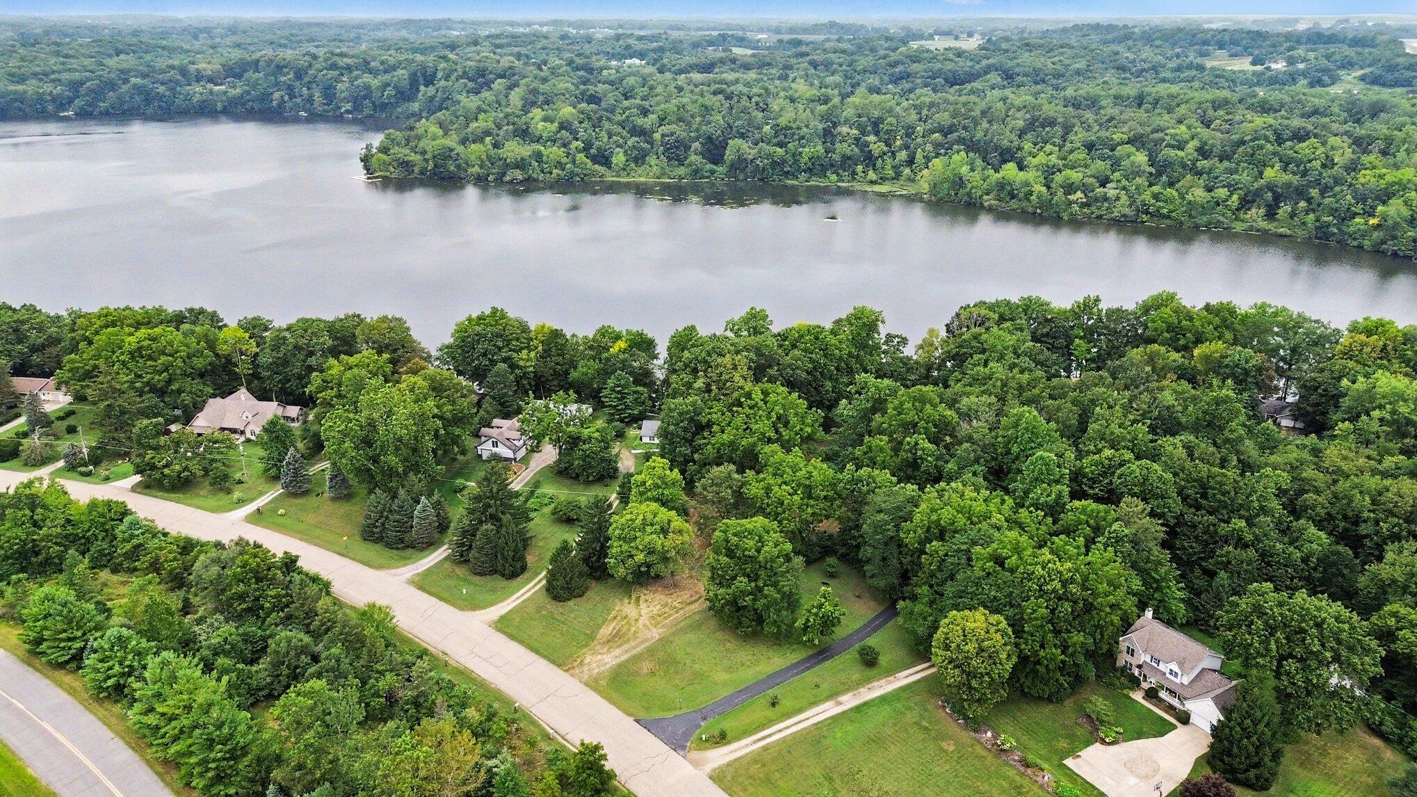 4239 Lake Chapin Bluff Berrien Springs MI 49103