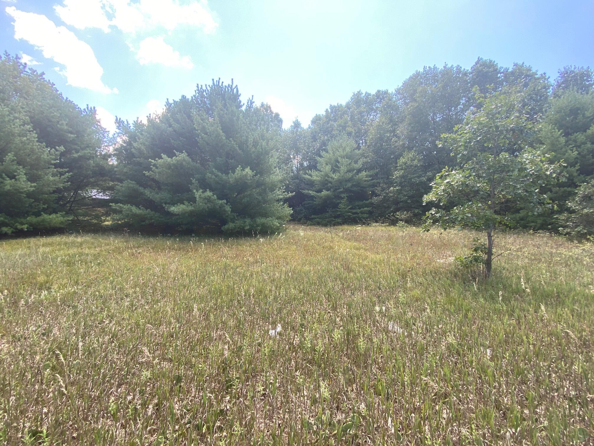 V/l E Apple Avenue Muskegon MI 49442
