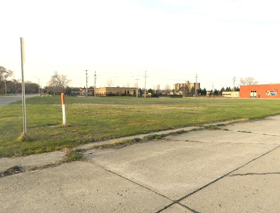 Ville Eighth / Ninth / Boughton Street Benton Harbor MI 49022