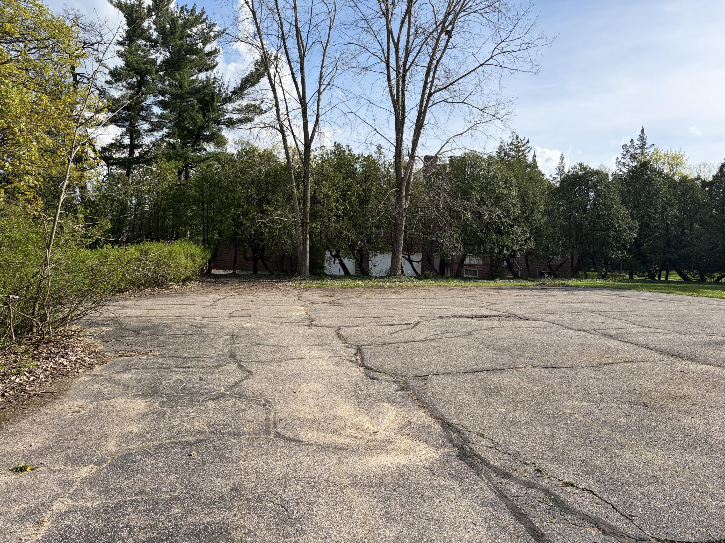 250 Plymouth Avenue SE Grand Rapids MI 49506