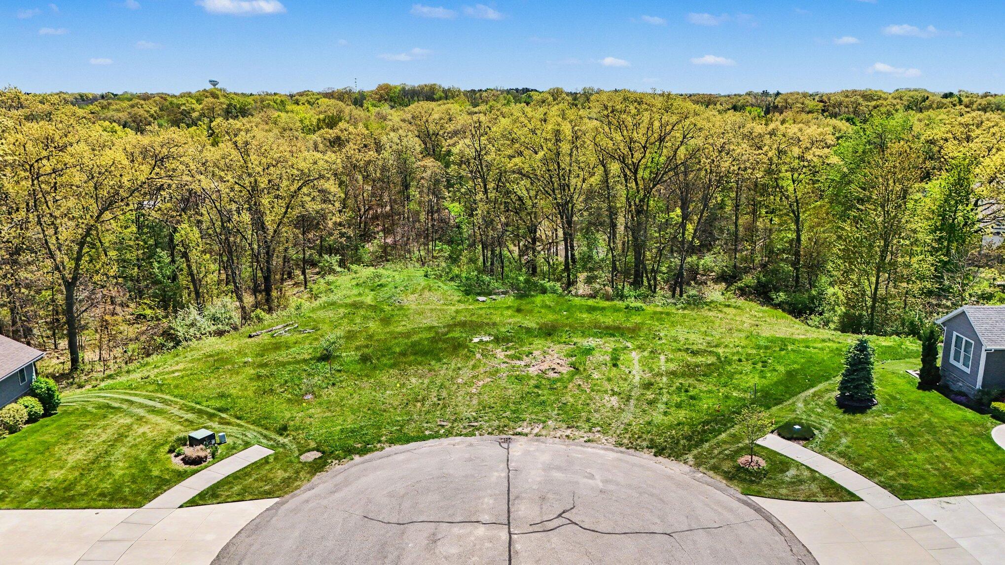 4777 Trail View NE Grand Rapids MI 49525
