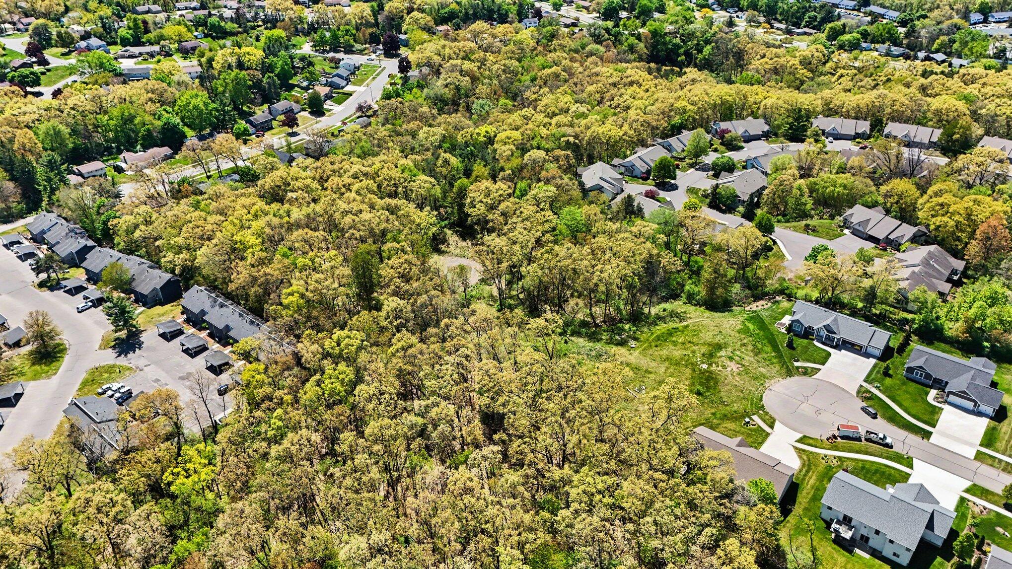 4777 Trail View NE Grand Rapids MI 49525