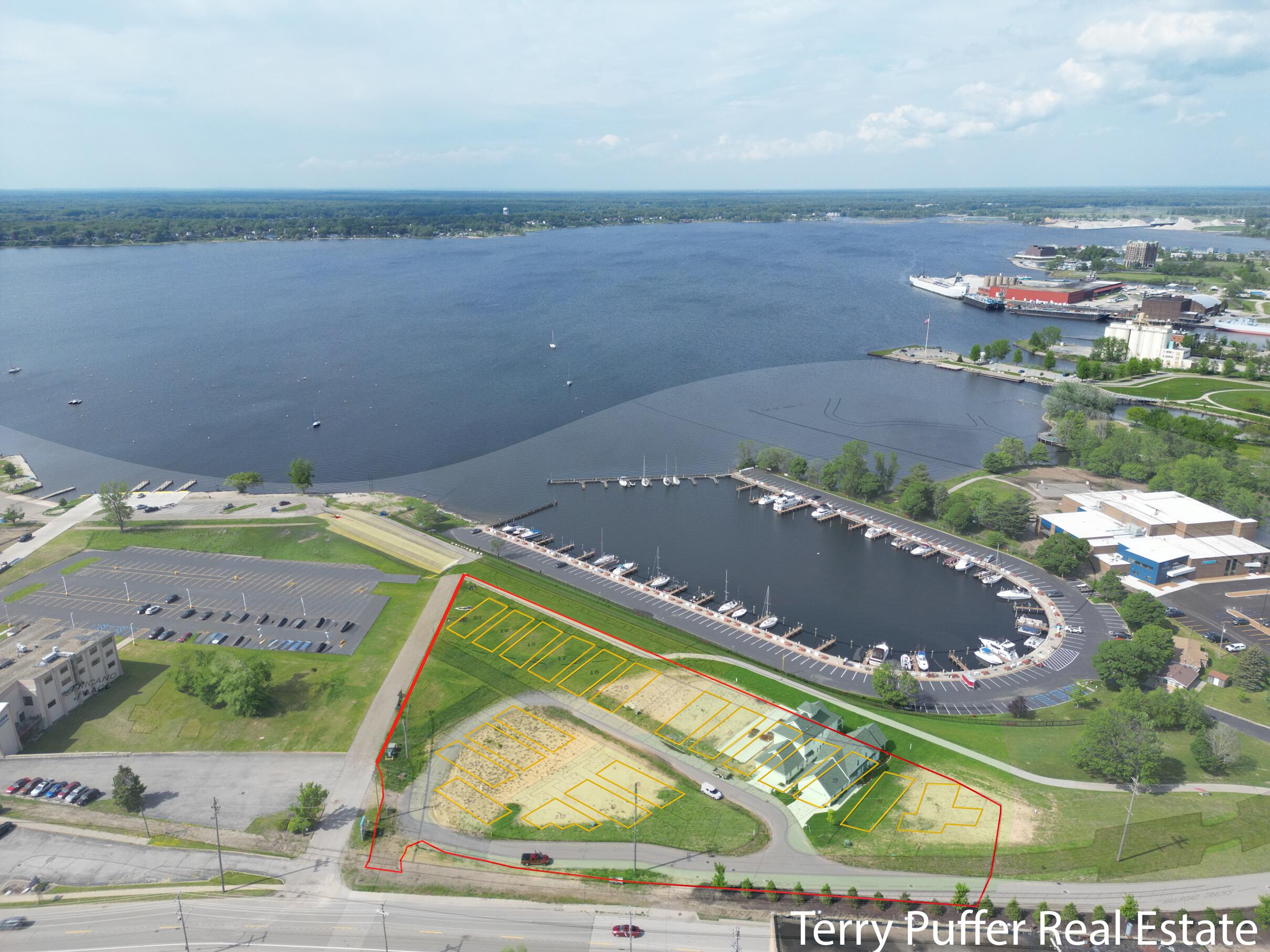 V L - A Boardwalk Cove Drive Muskegon MI 49441