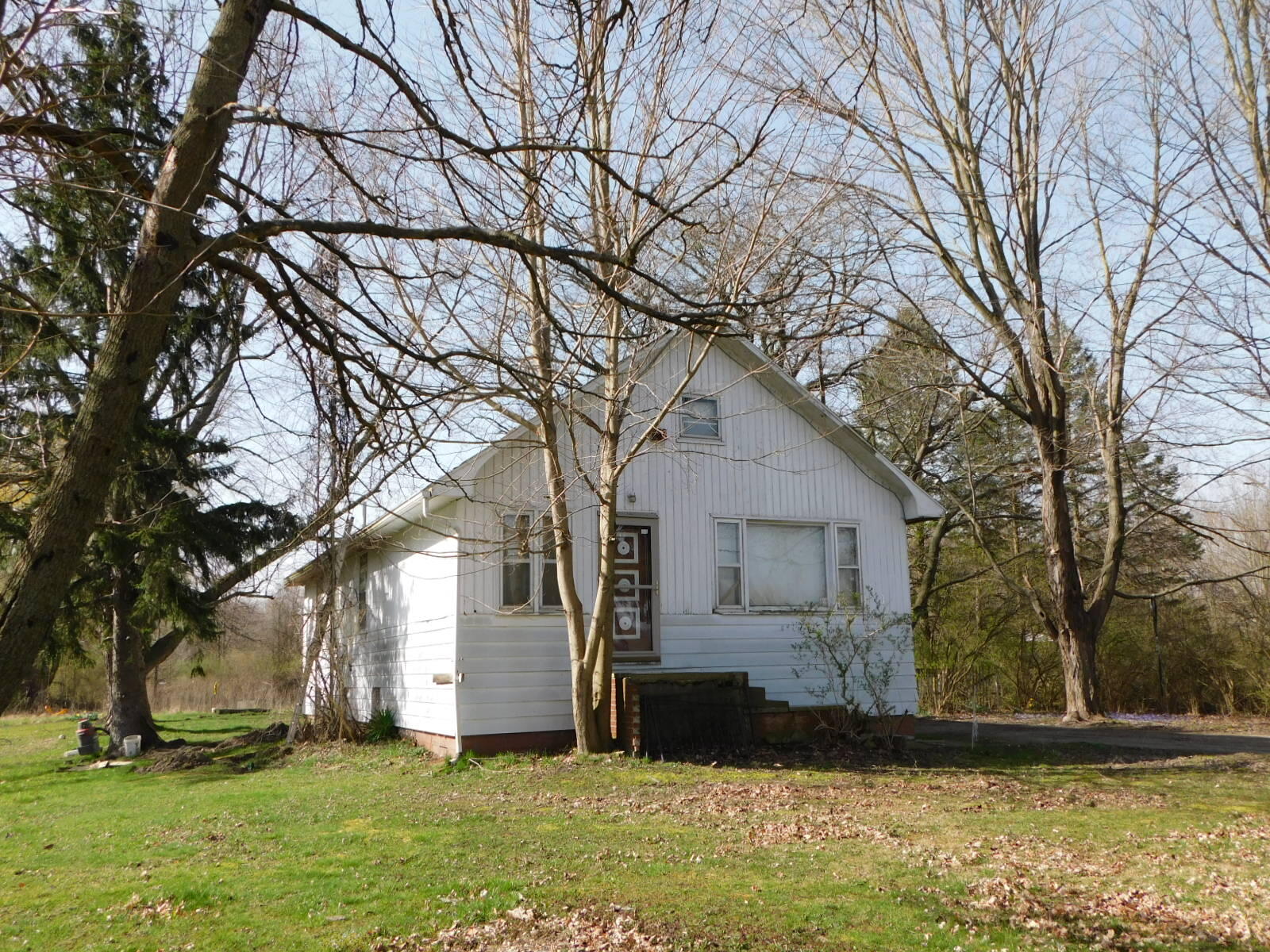 2583 Sodus Parkway Sodus MI 49126