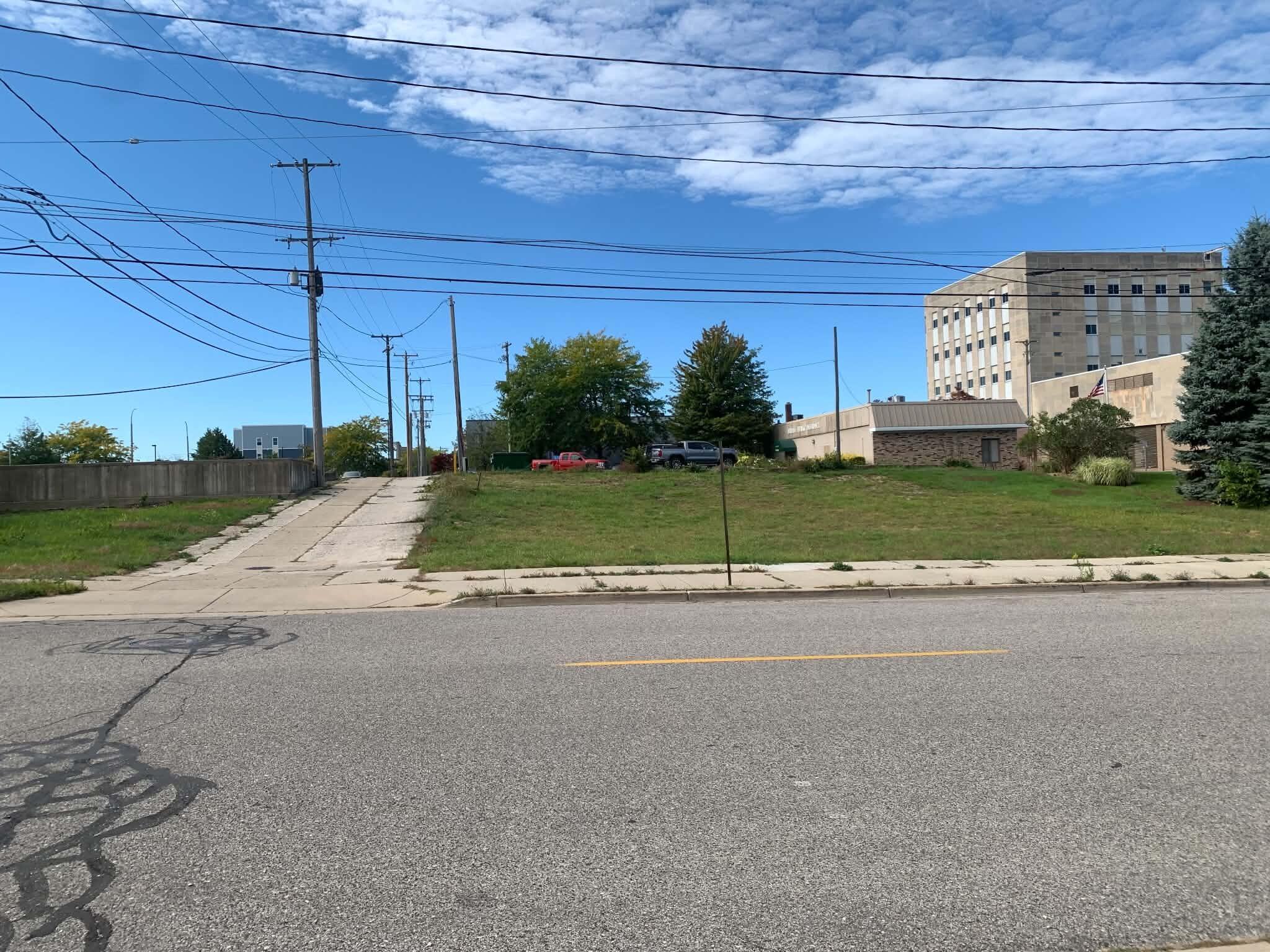 839 Pine Street Muskegon MI 49442
