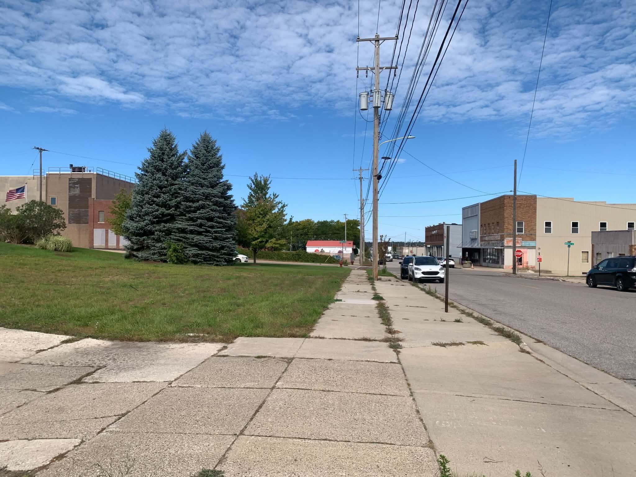 839 Pine Street Muskegon MI 49442