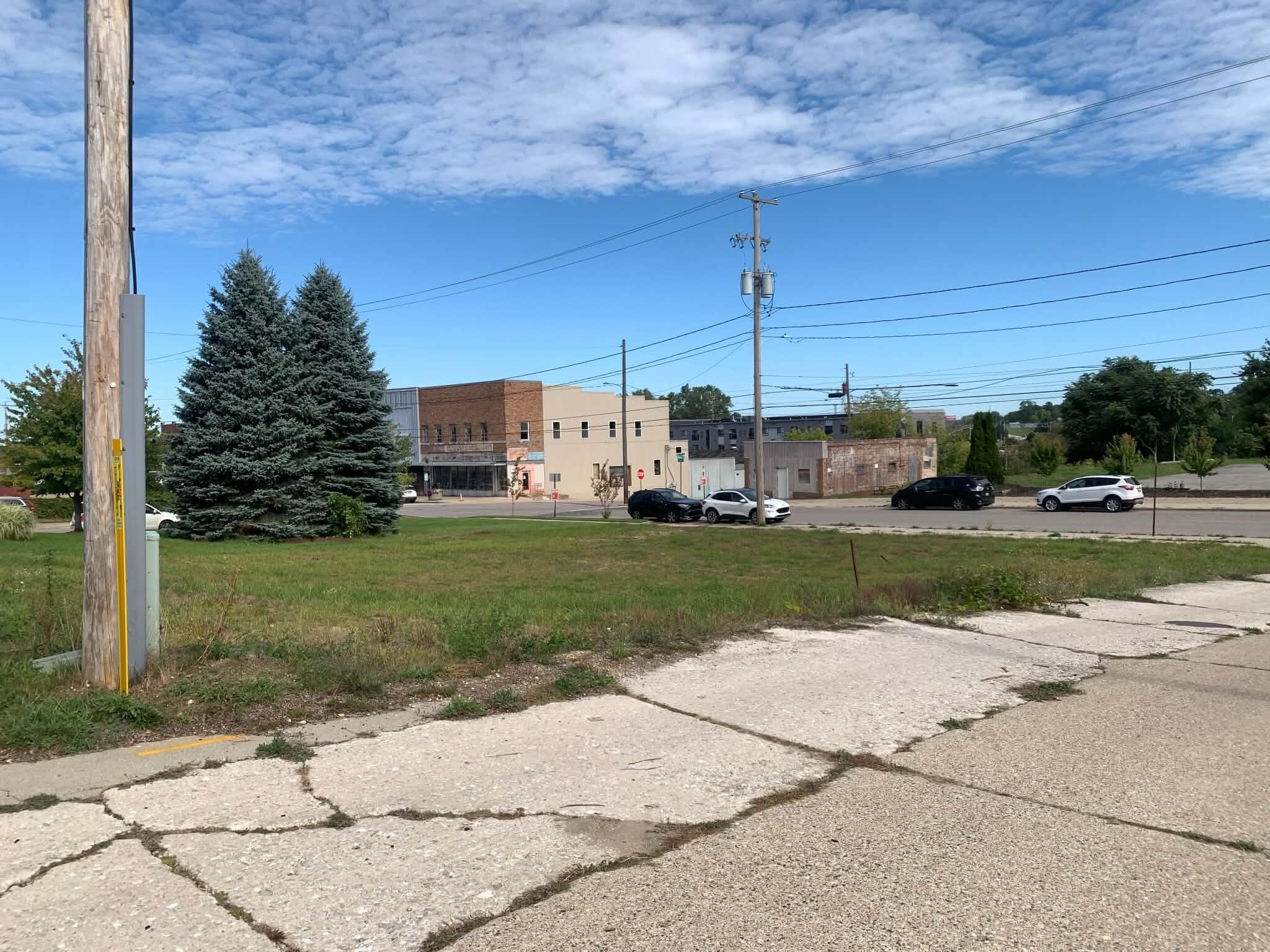 839 Pine Street Muskegon MI 49442