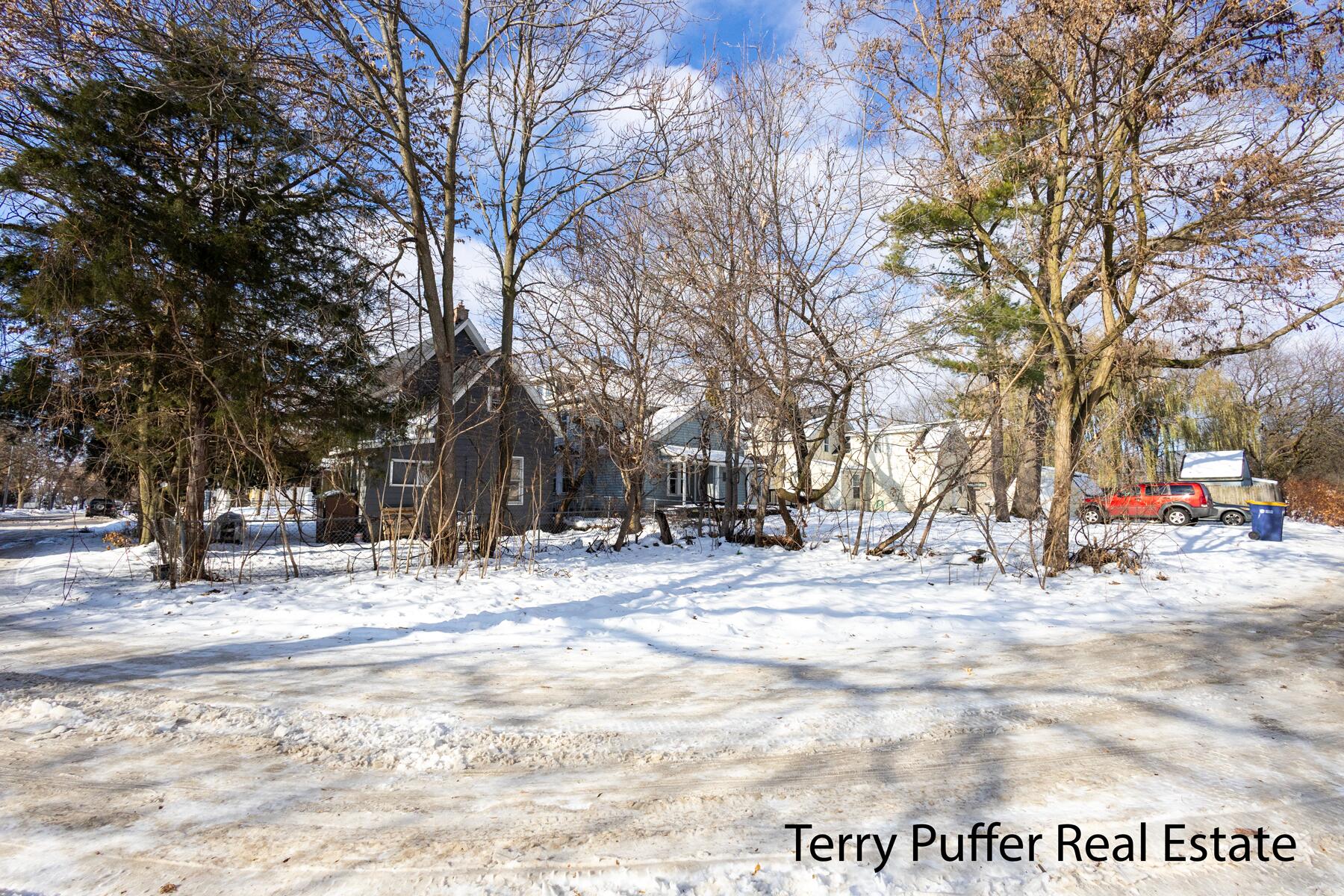 751 Park Street SW Grand Rapids MI 49504