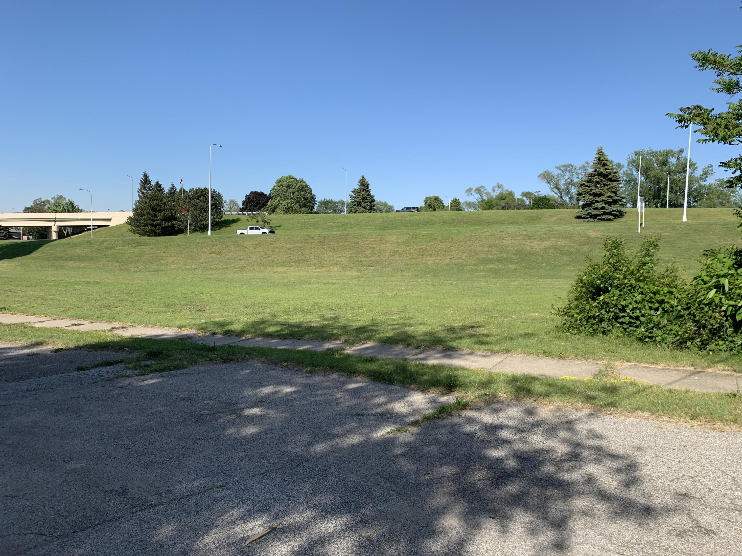 1380 Beidler Street Muskegon MI 49441