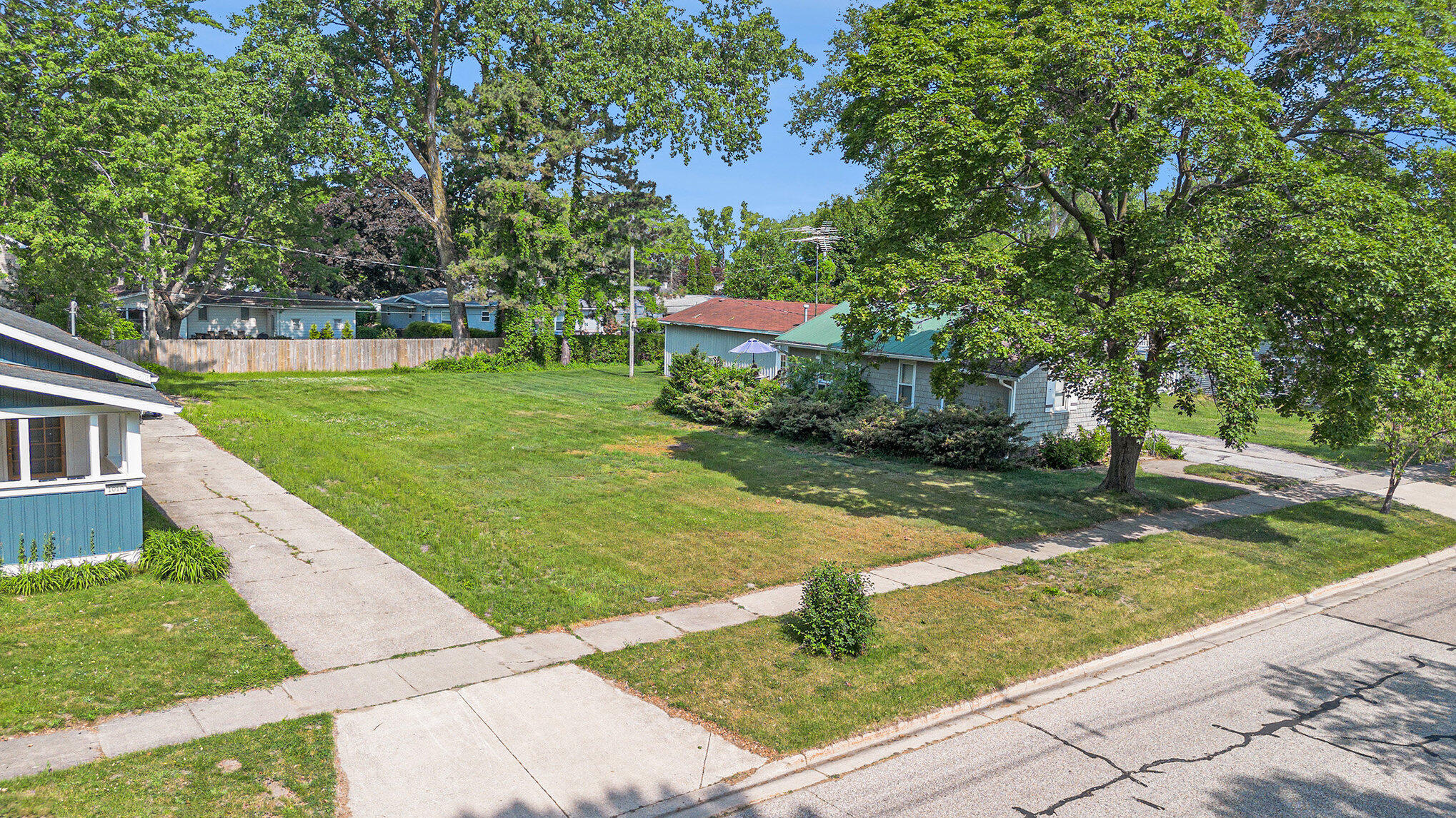 1006 St Joseph Street South Haven MI 49090