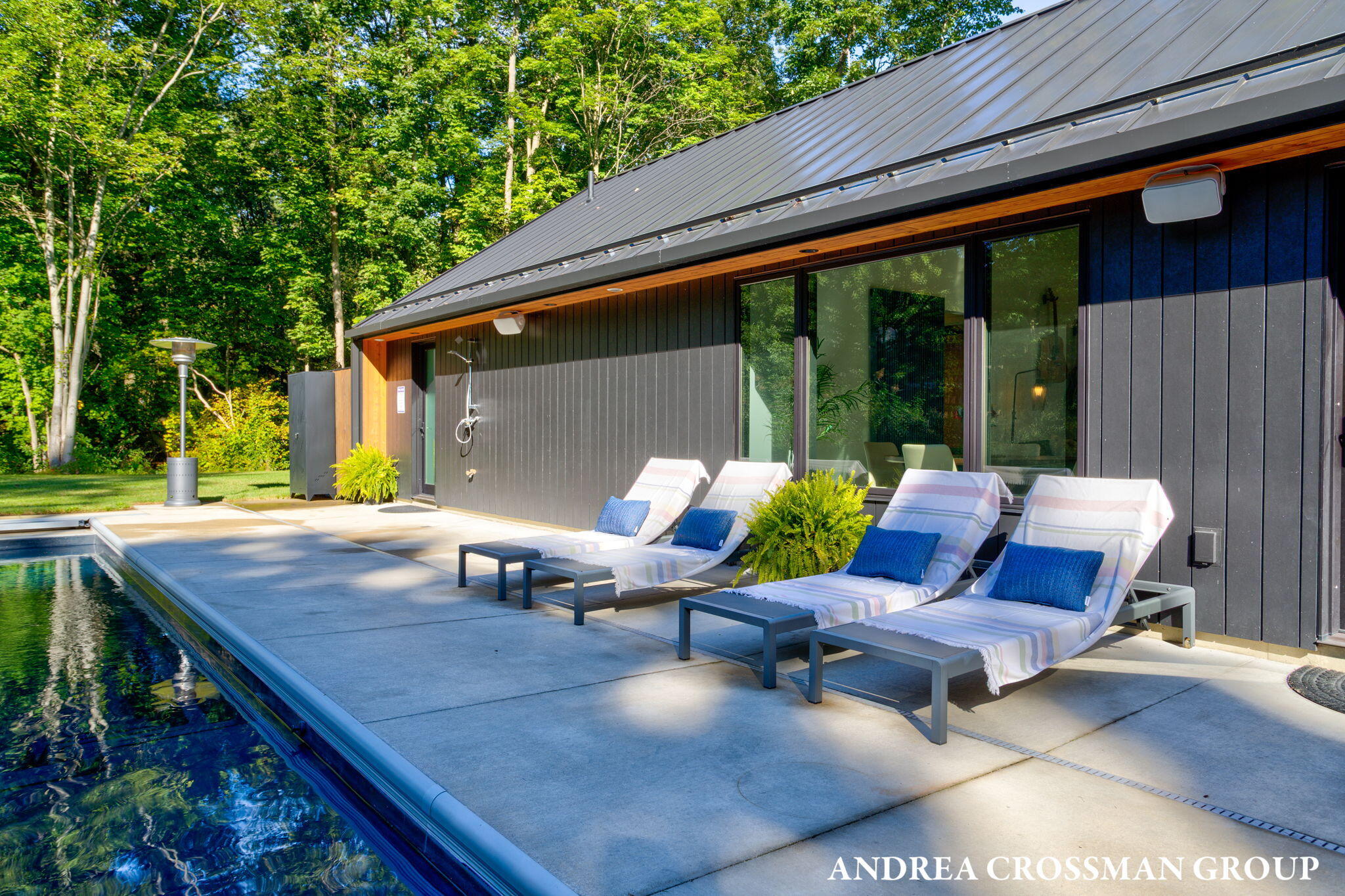 6346 Riverside Road Fennville MI 49408