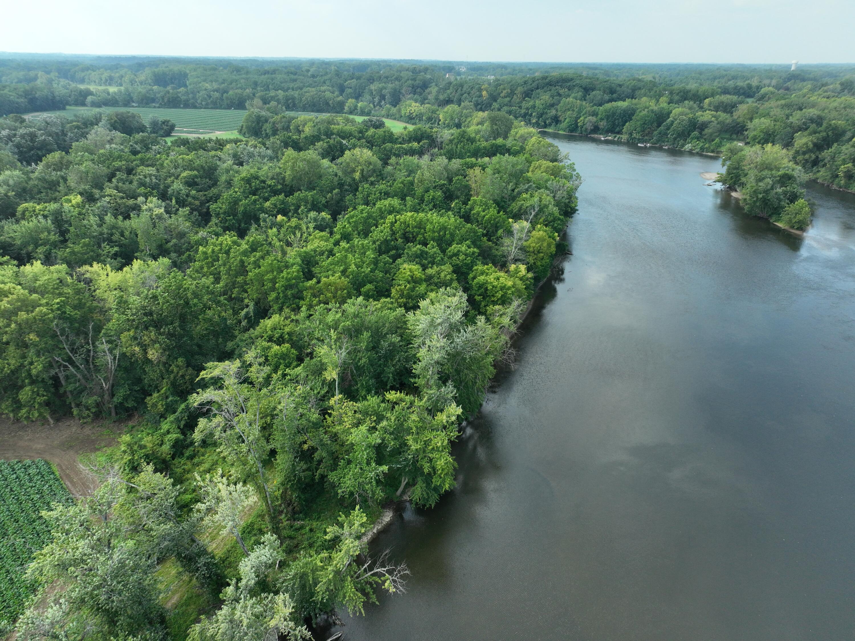 V/l River Road Sodus MI 49126