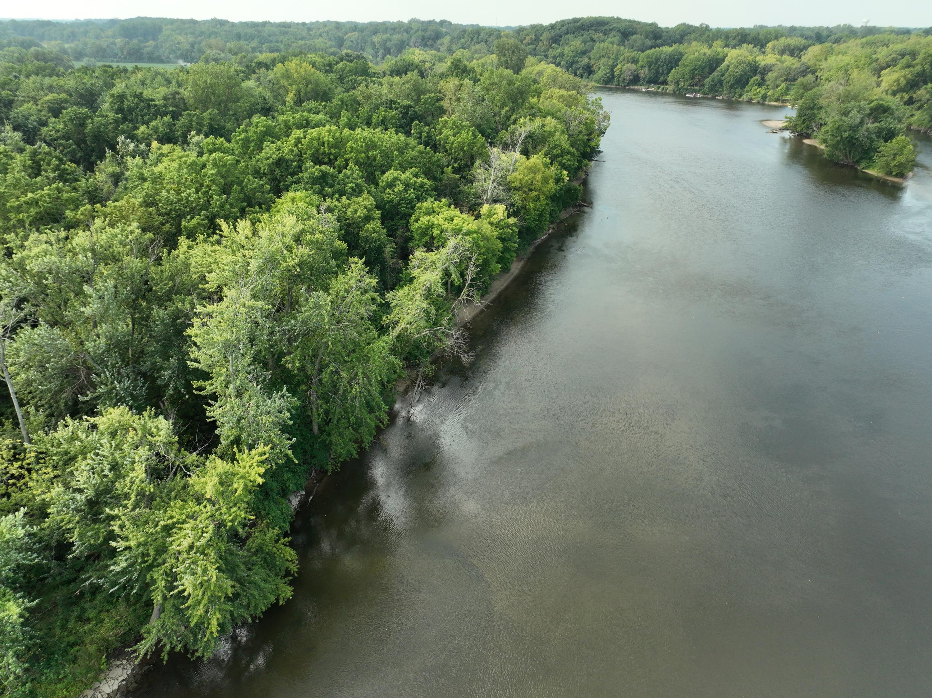 V/l River Road Sodus MI 49126