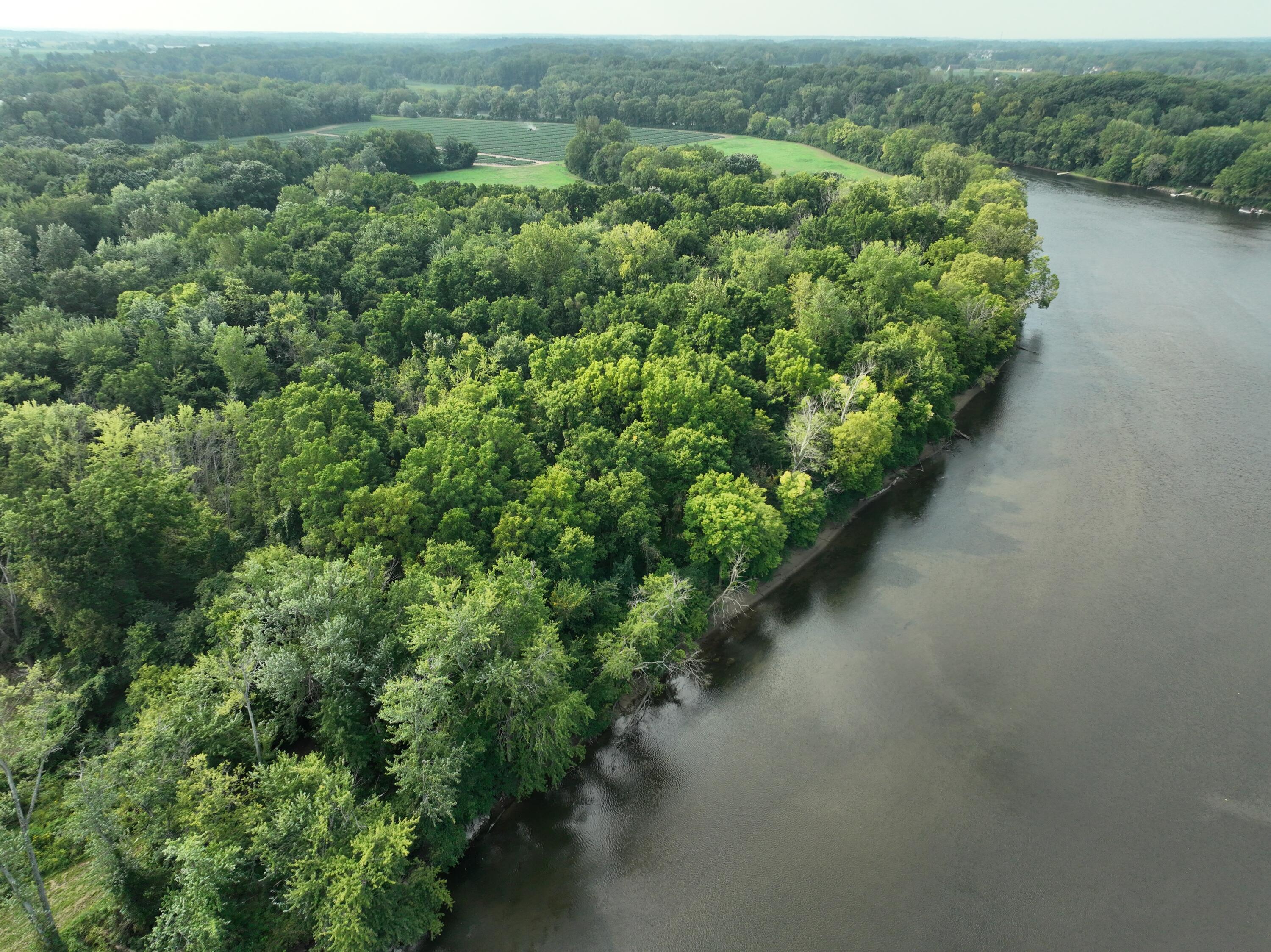 V/l River Road Sodus MI 49126