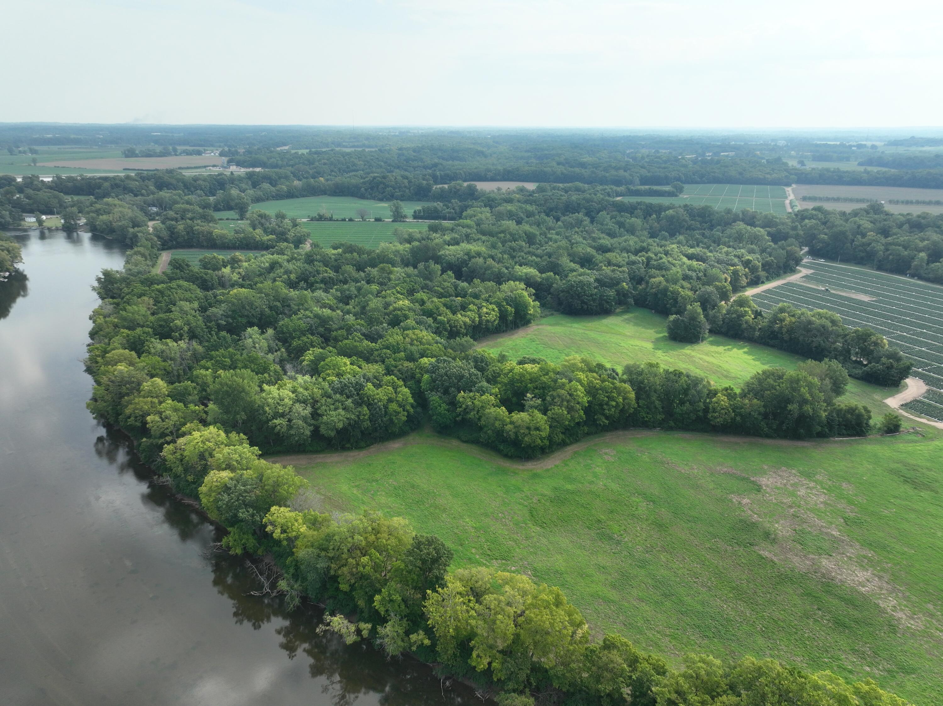 V/l River Road Sodus MI 49126