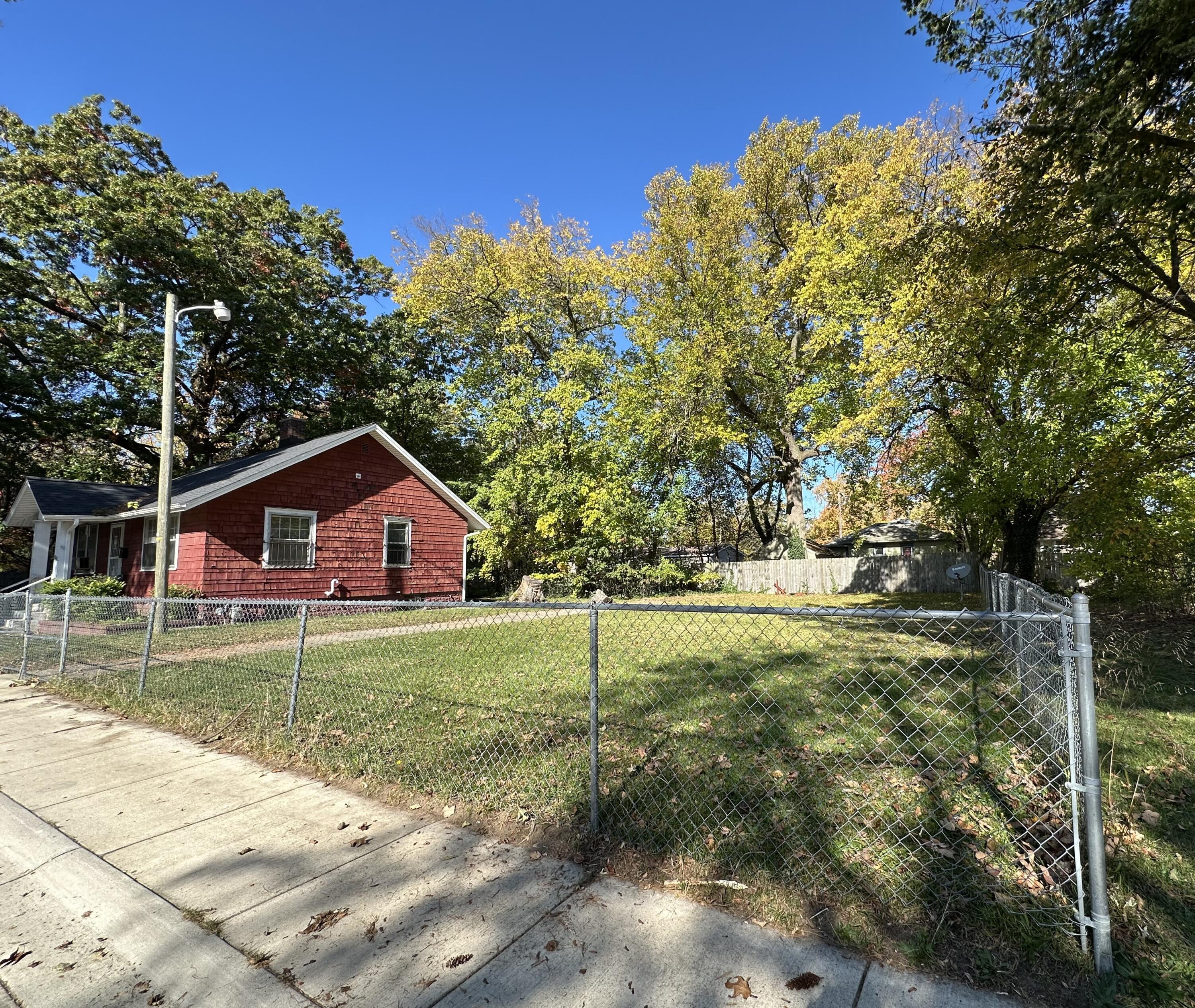 165 Smith Court Benton Harbor MI 49022