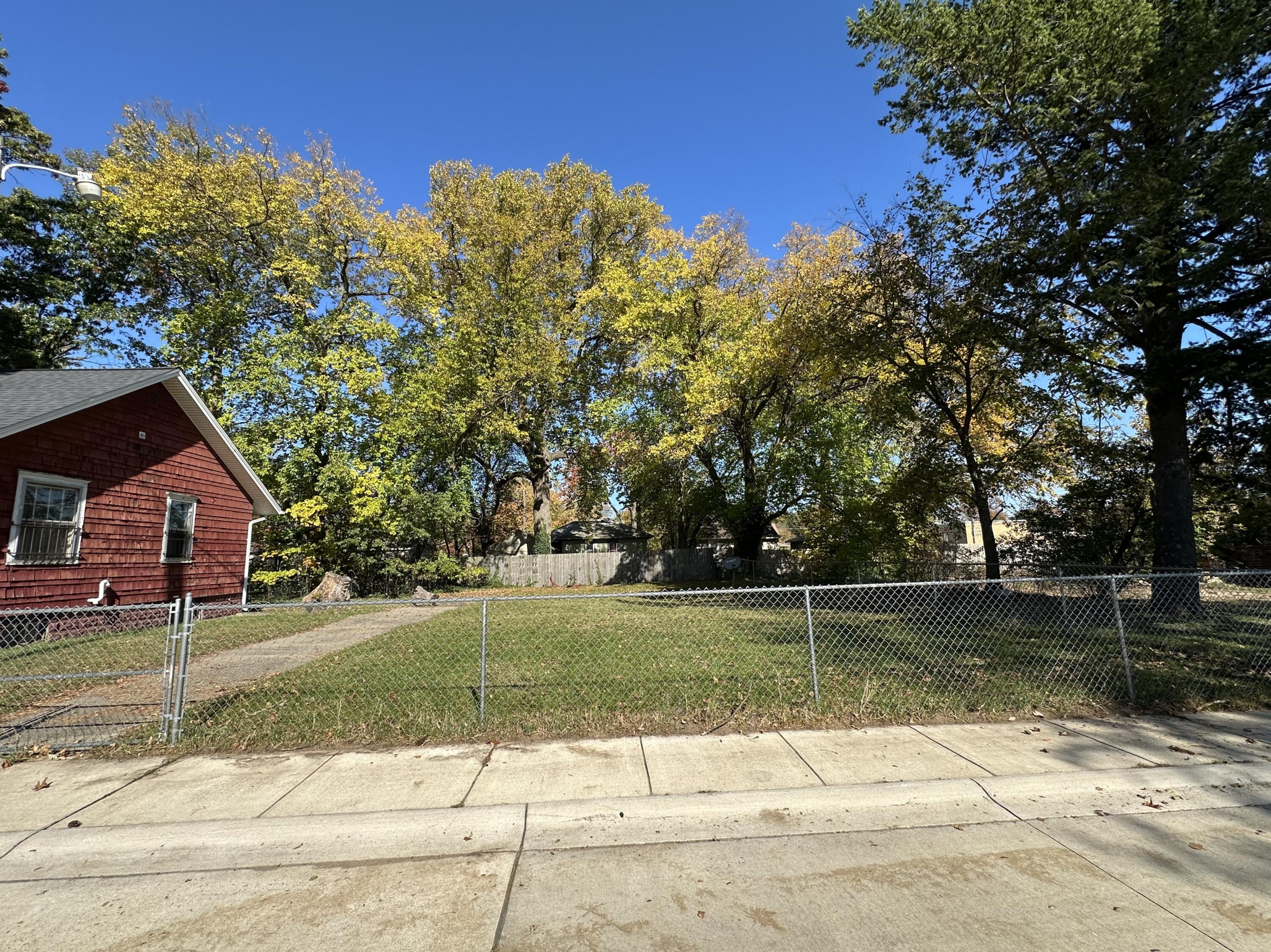 165 Smith Court Benton Harbor MI 49022
